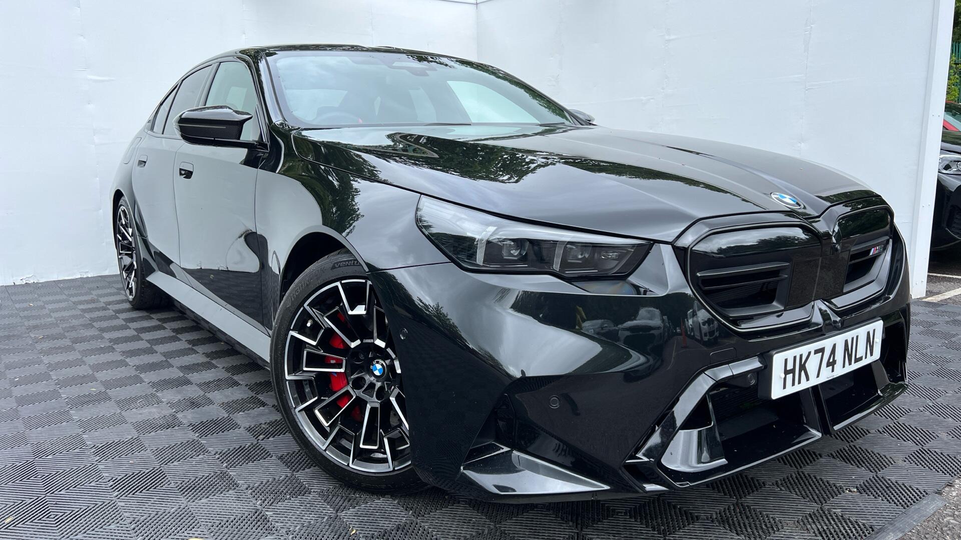 BMW M5 view 24