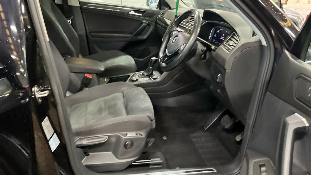 Volkswagen Tiguan view 2