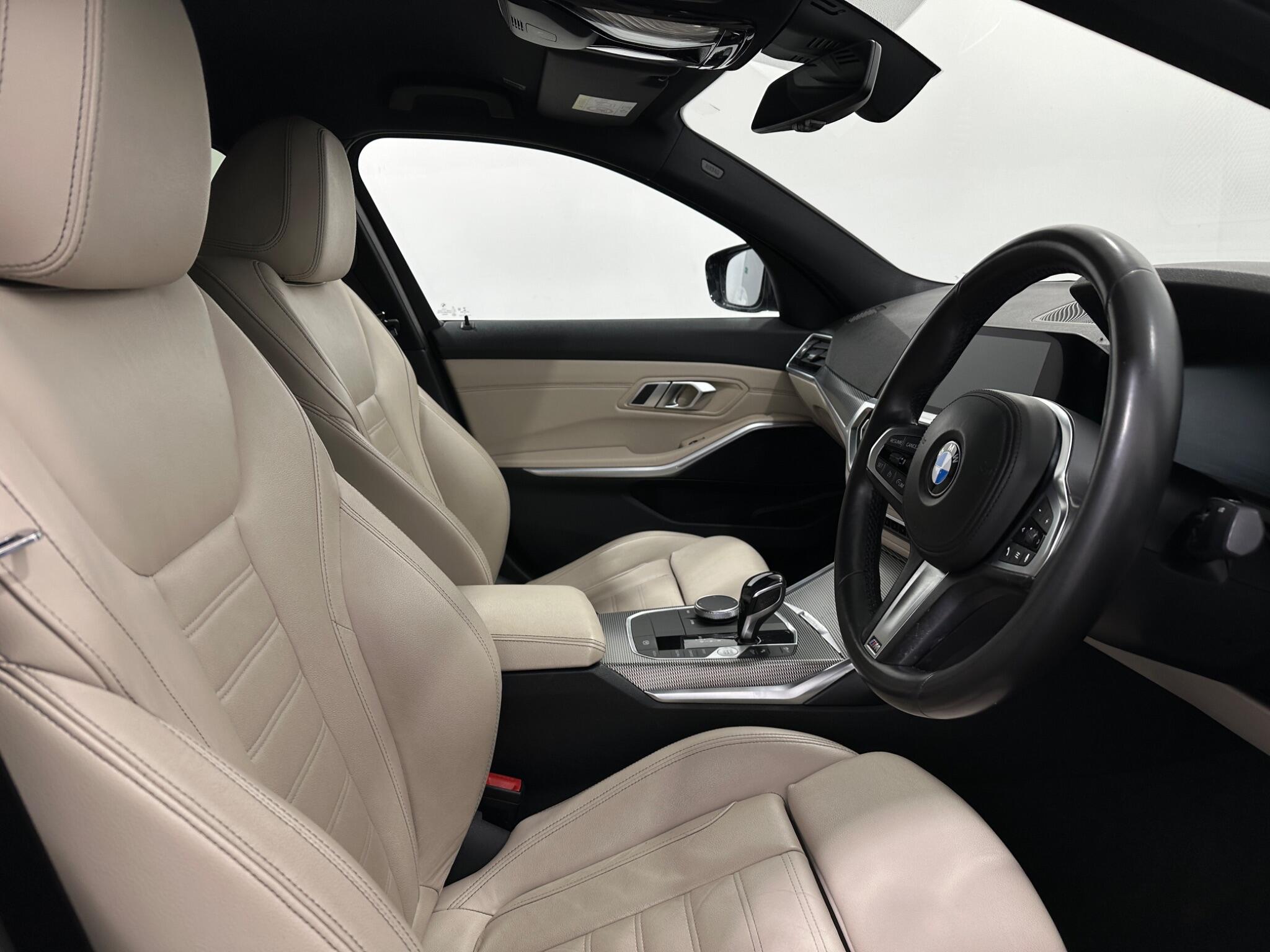 BMW 3 Series view 33
