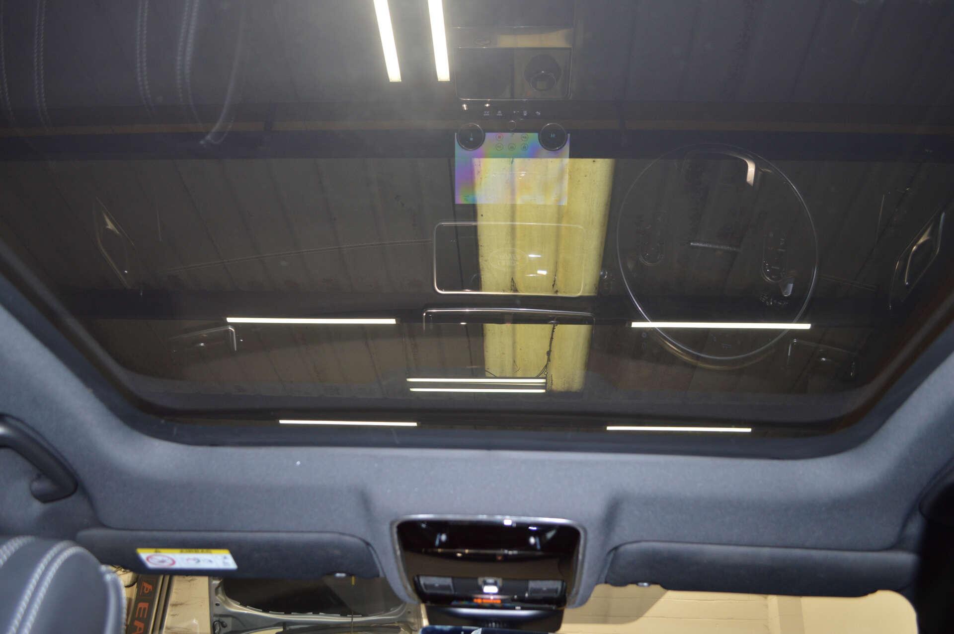 Land Rover Range Rover Velar view 34