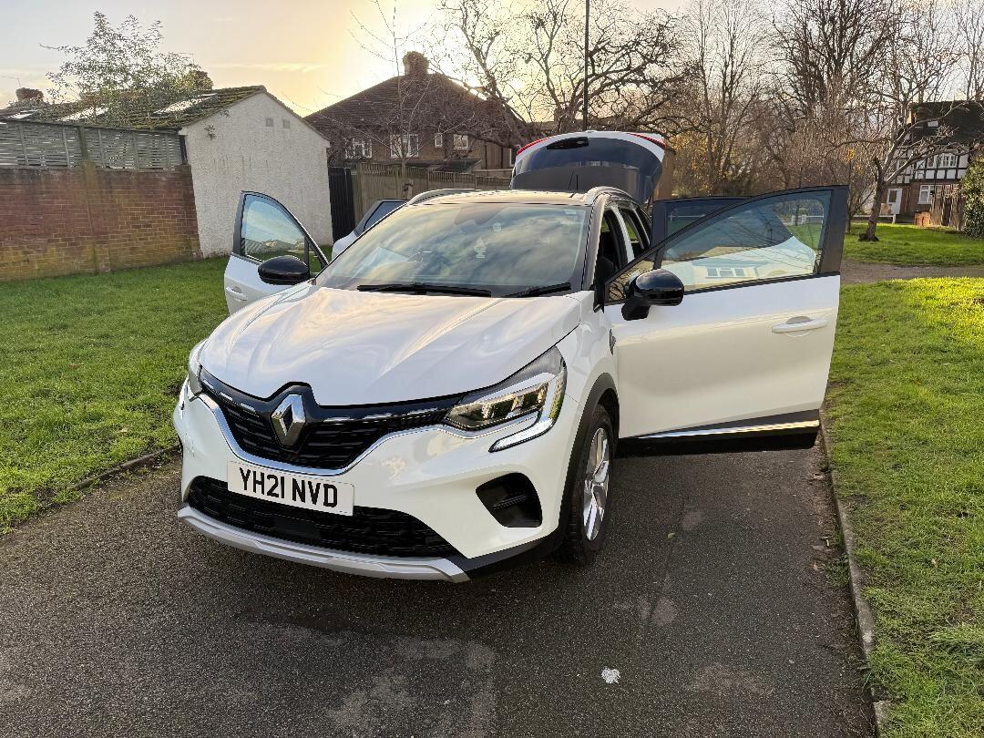 2021 Renault Captur 1.3 TCe Iconic EDC Euro 6 (s/s) 5dr • 36,000 miles image 27
