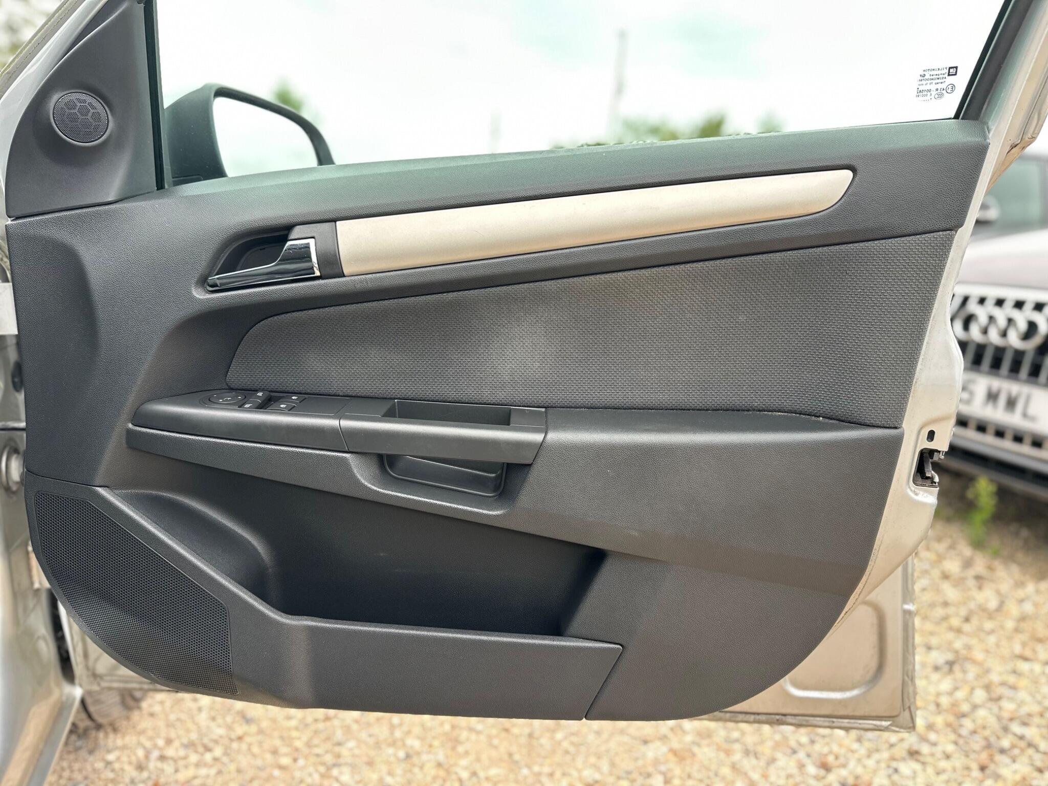 Vauxhall Astra view 46