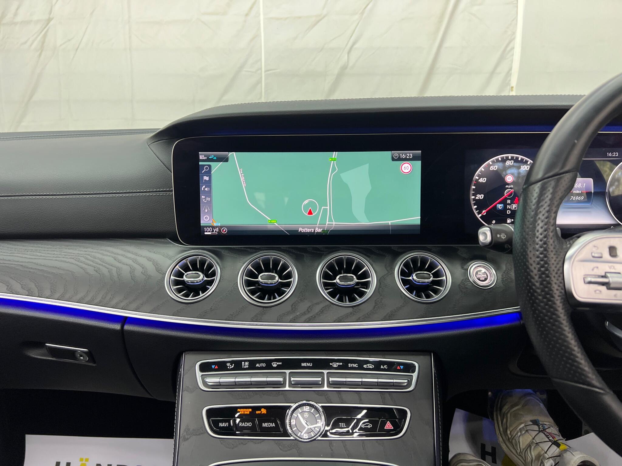 Mercedes-Benz E-Class view 39