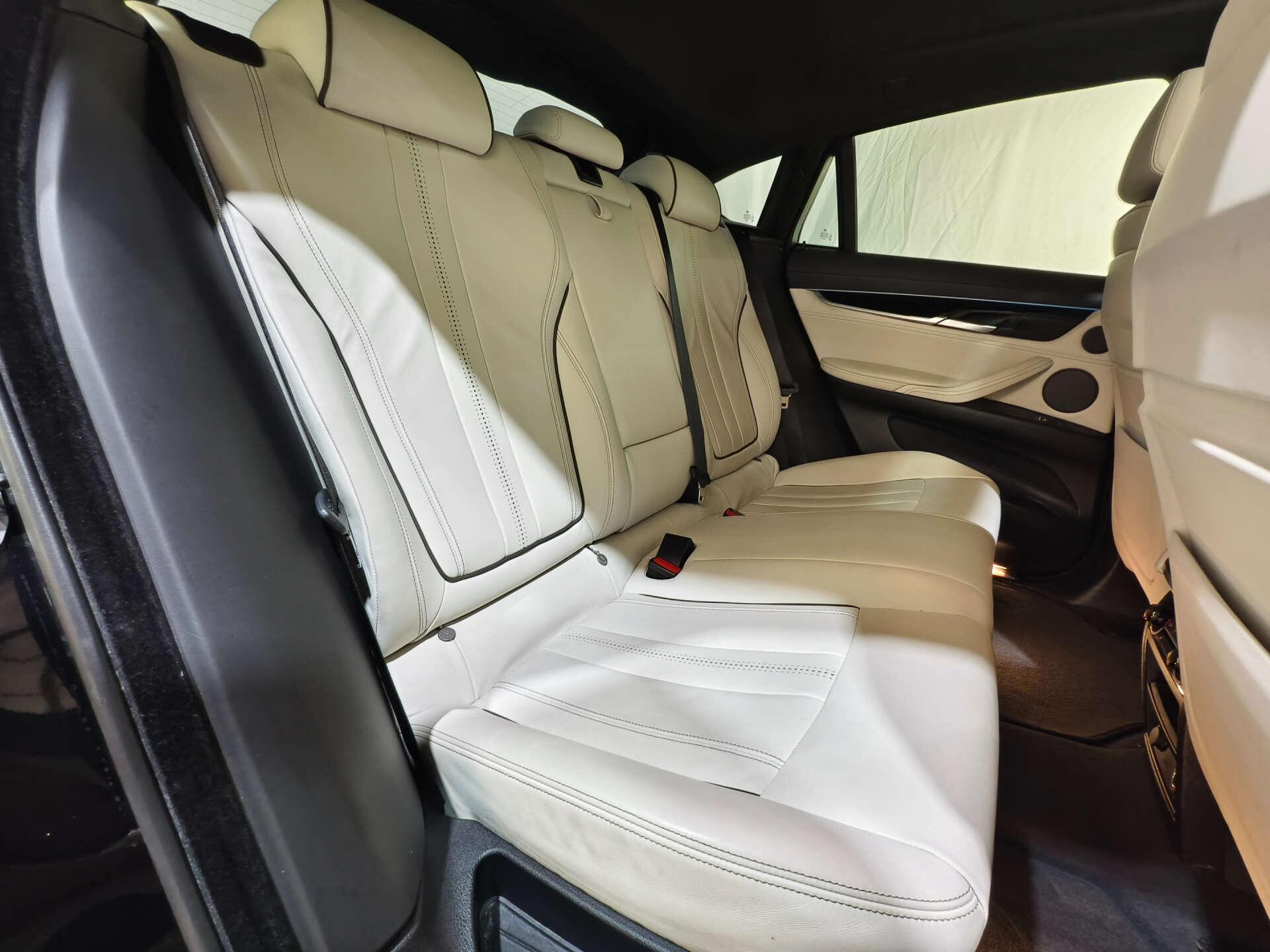 BMW X6 view 19