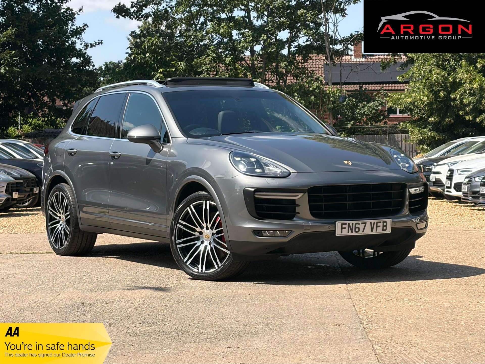 Porsche Cayenne main image