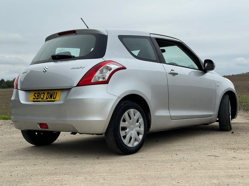2013 Suzuki Swift image 22