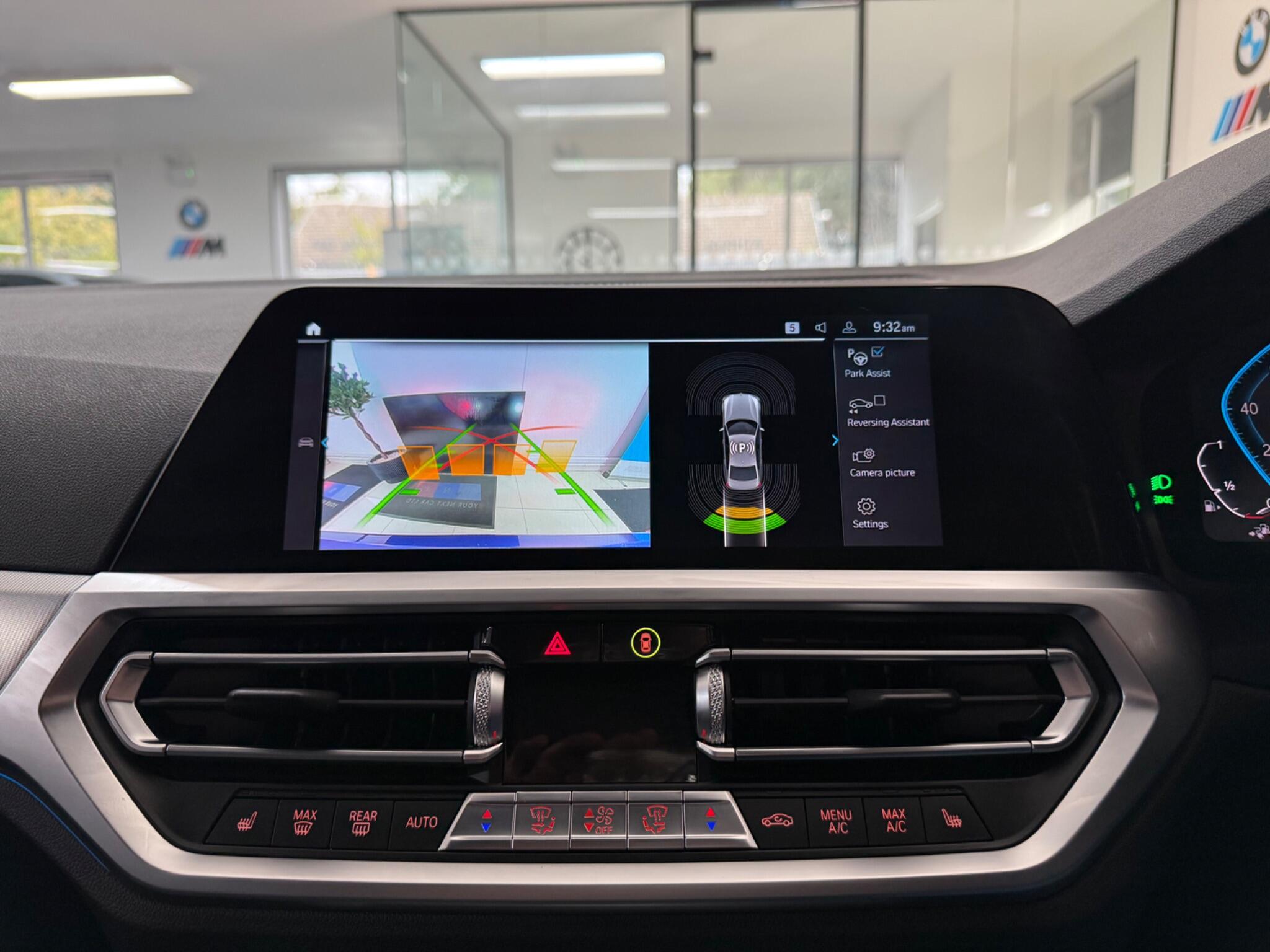BMW 3 Series view 8