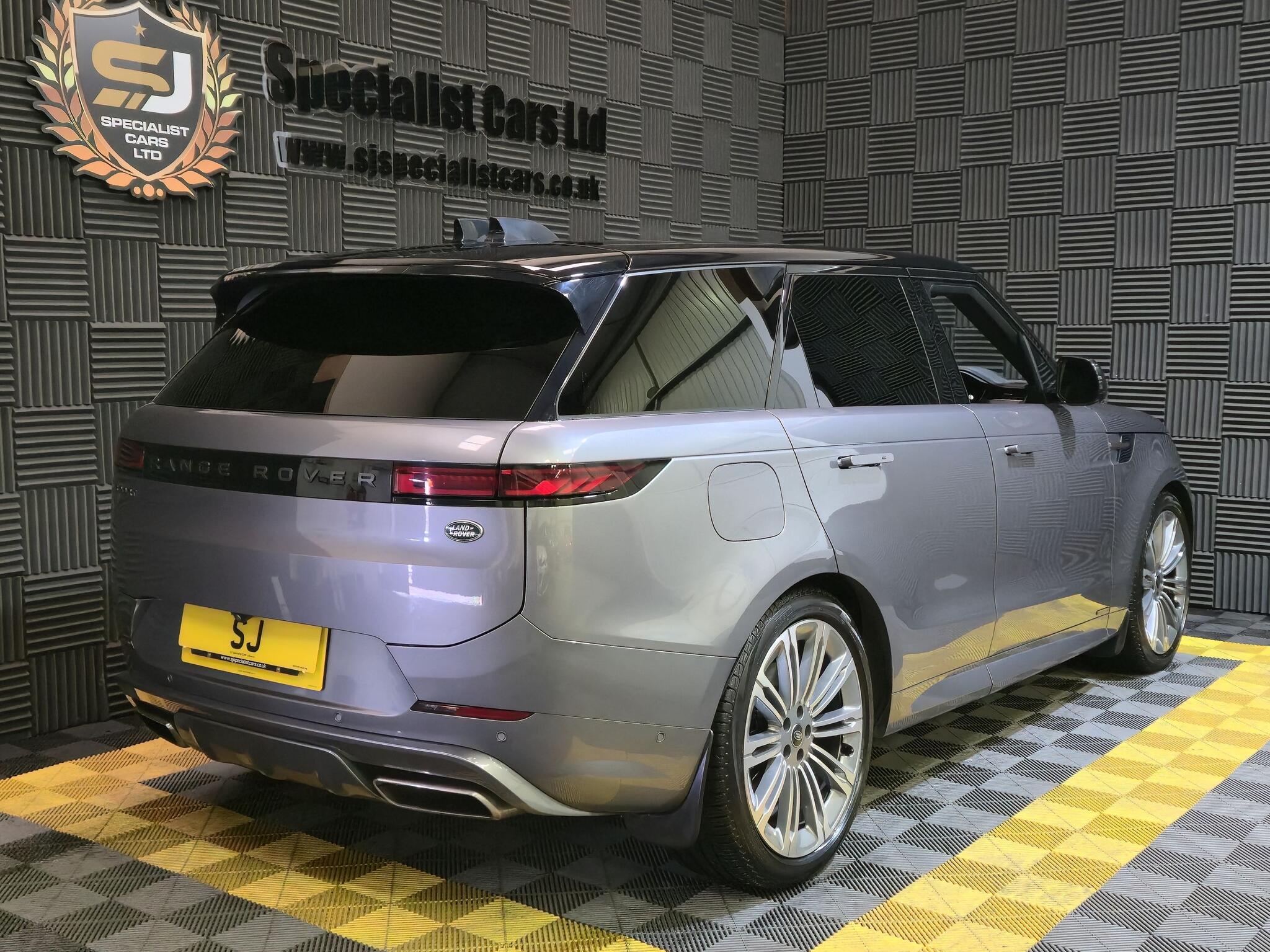 Land Rover Range Rover Sport view 30