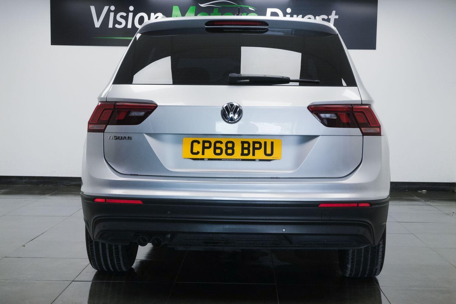 Volkswagen Tiguan view 2
