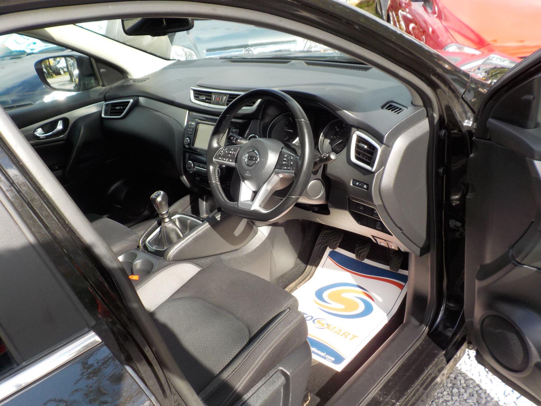 Nissan Qashqai 1.5 dCi N-Connecta Euro 6 (s/s) 5dr