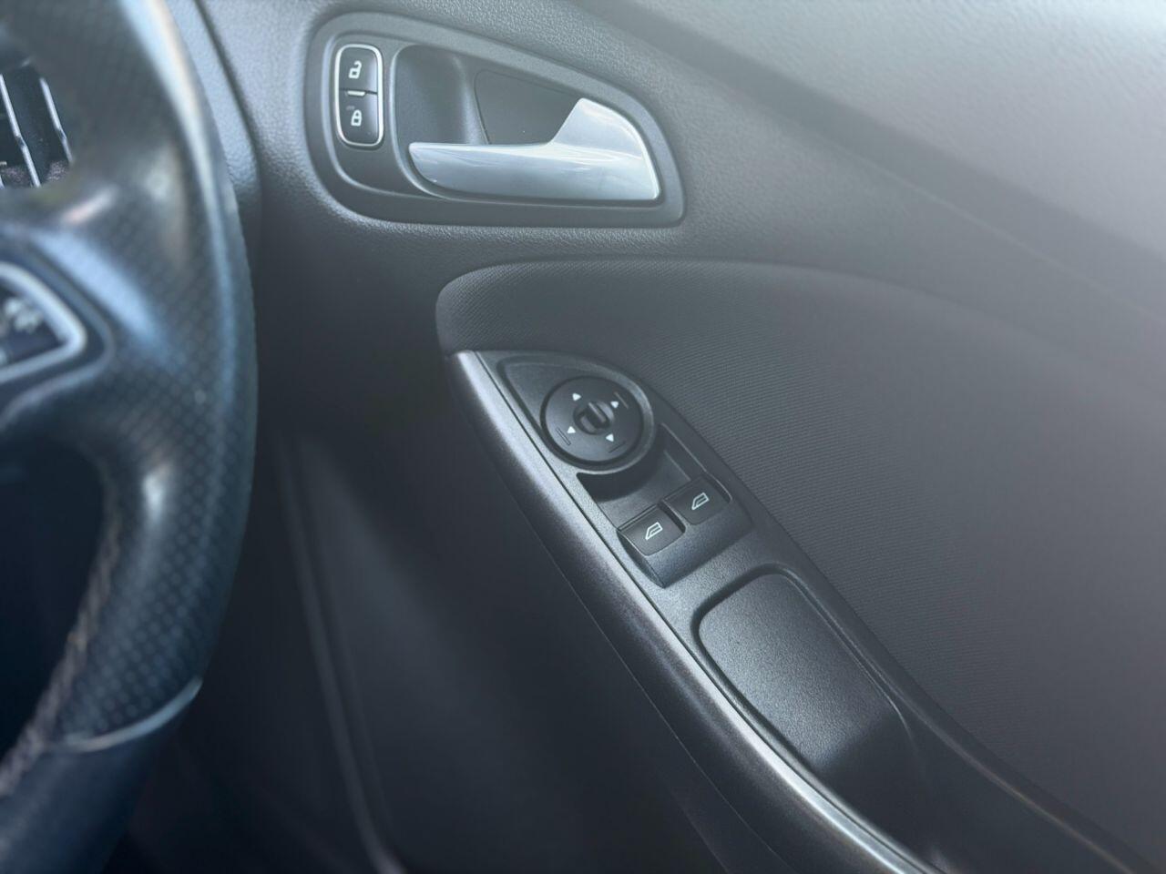 Ford Focus view 72