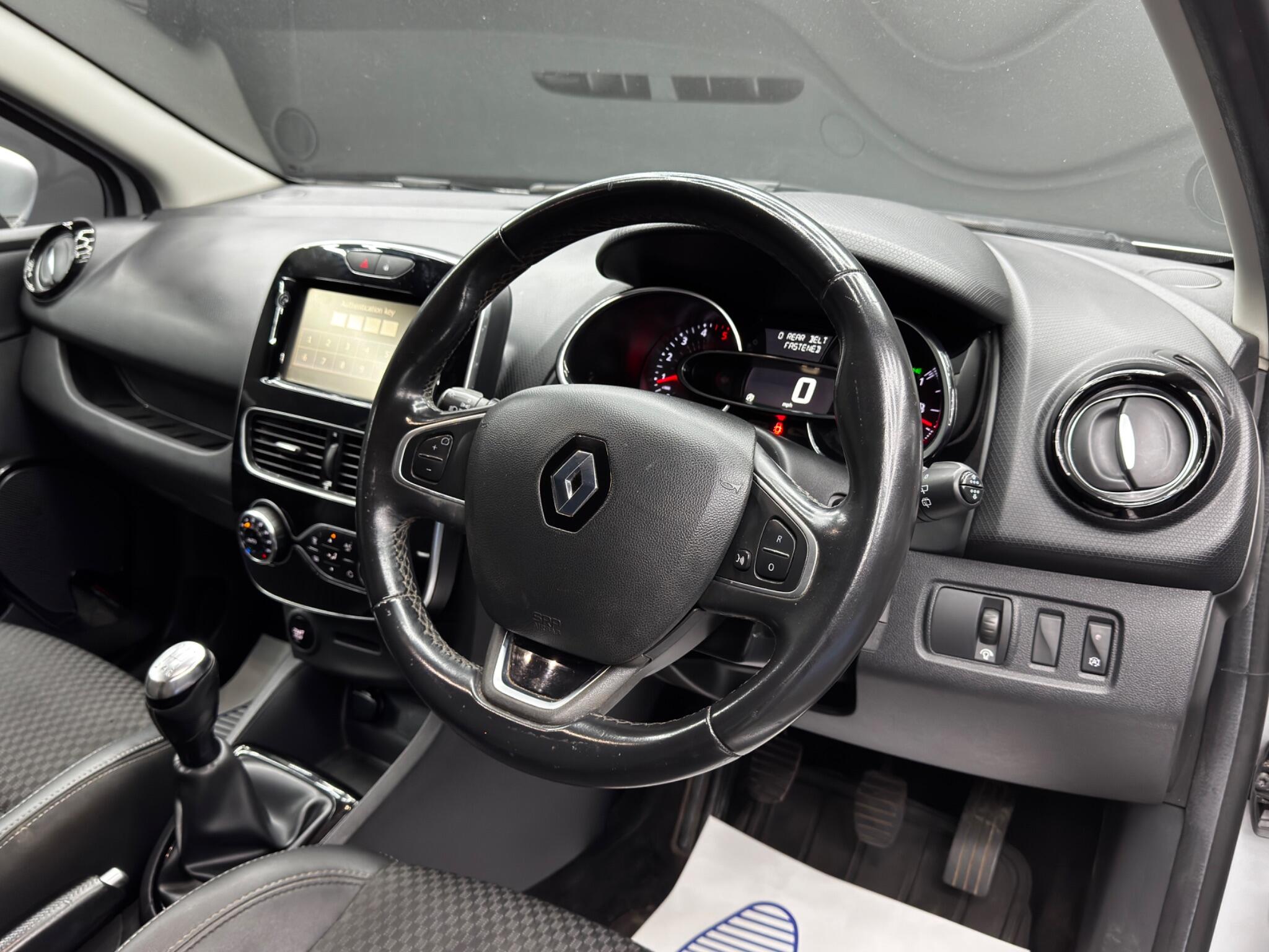 Renault Clio view 9