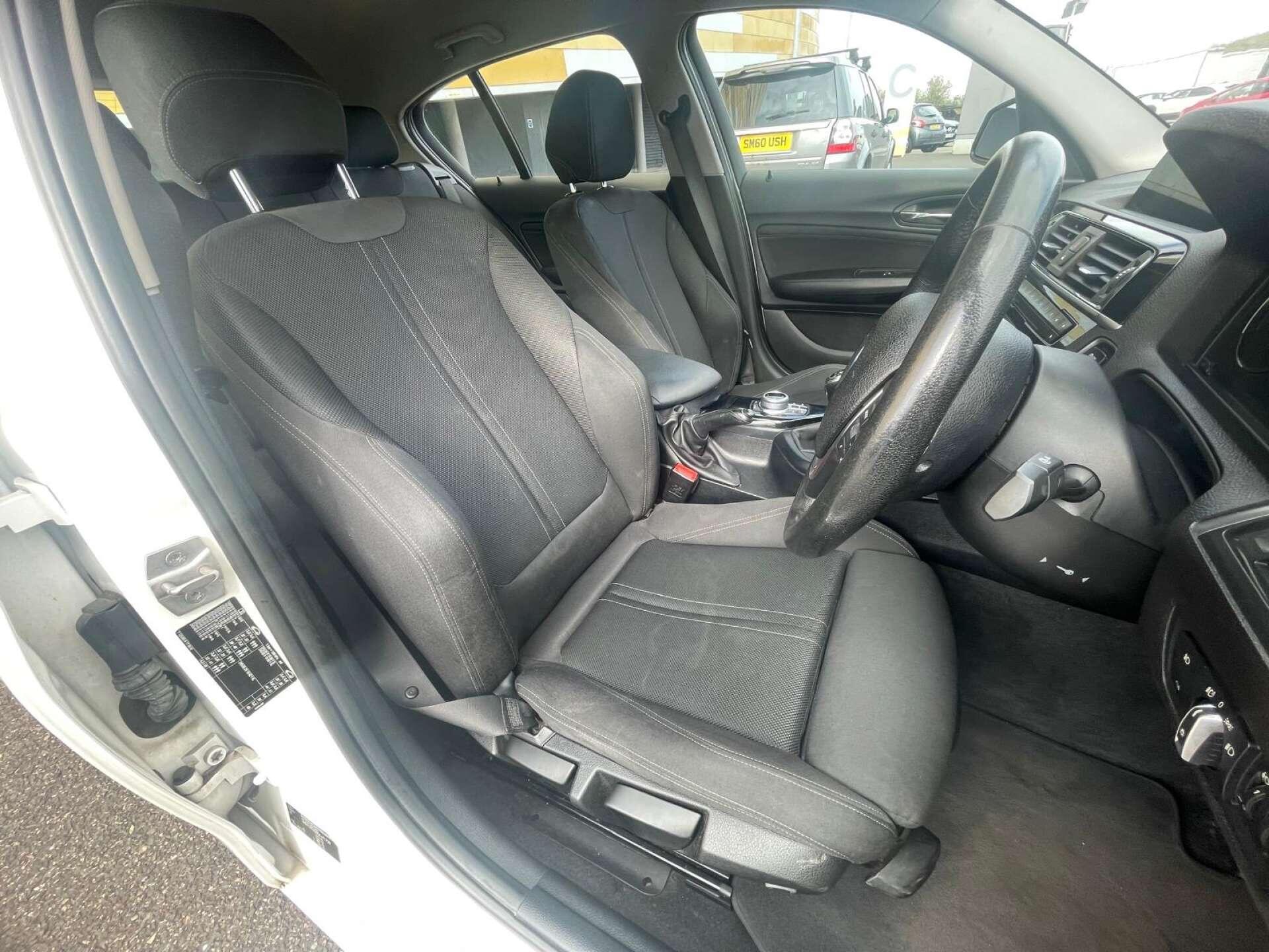 BMW 1 Series view 28