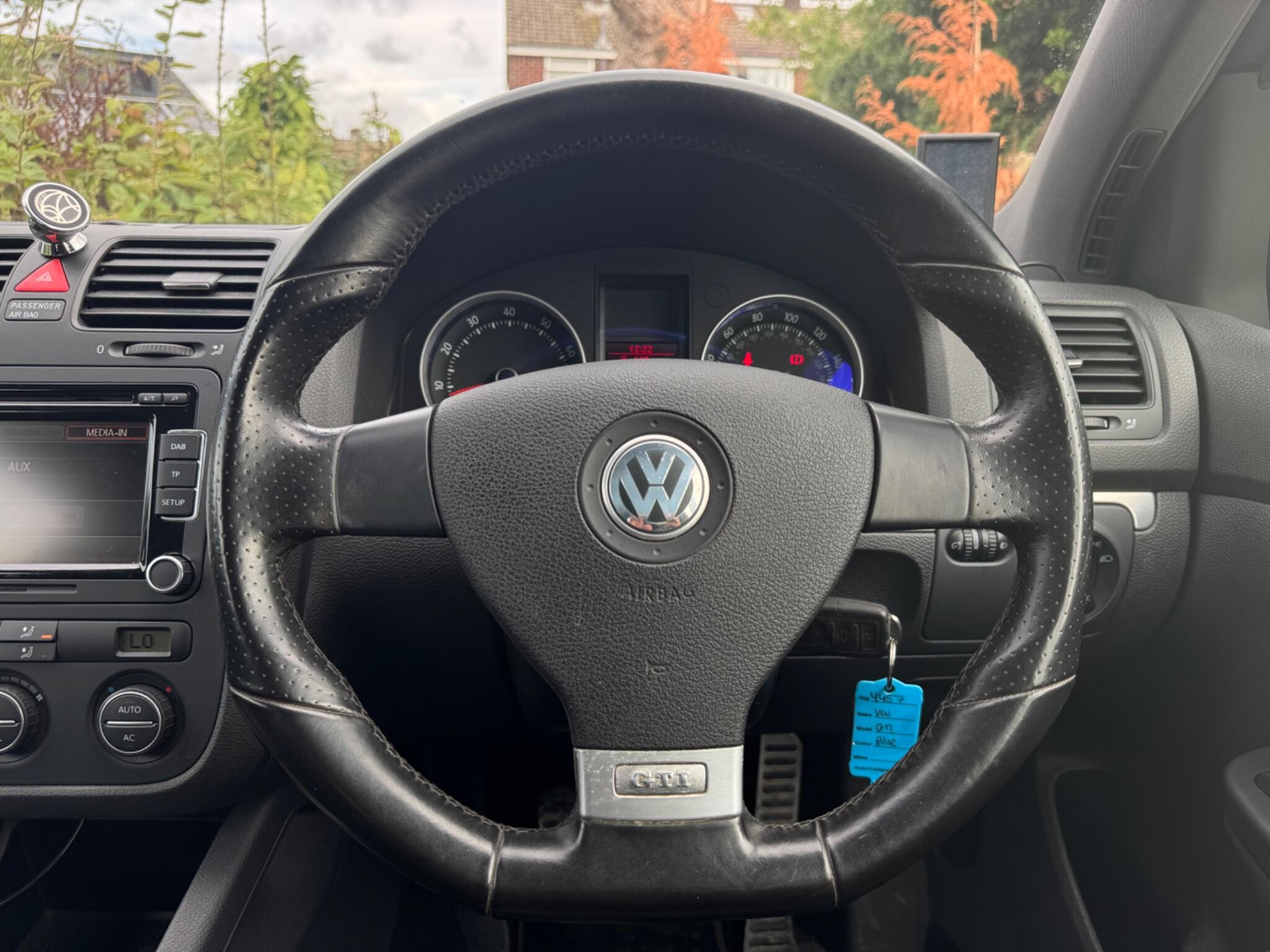 Volkswagen Golf view 27