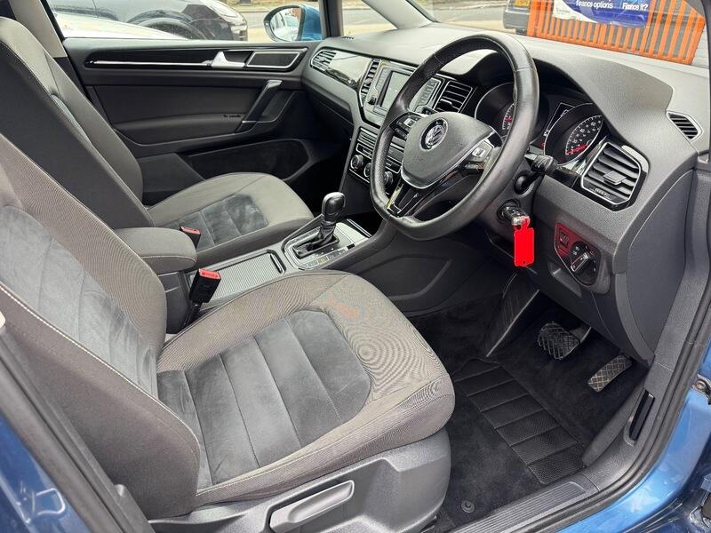 Volkswagen Golf SV view 16