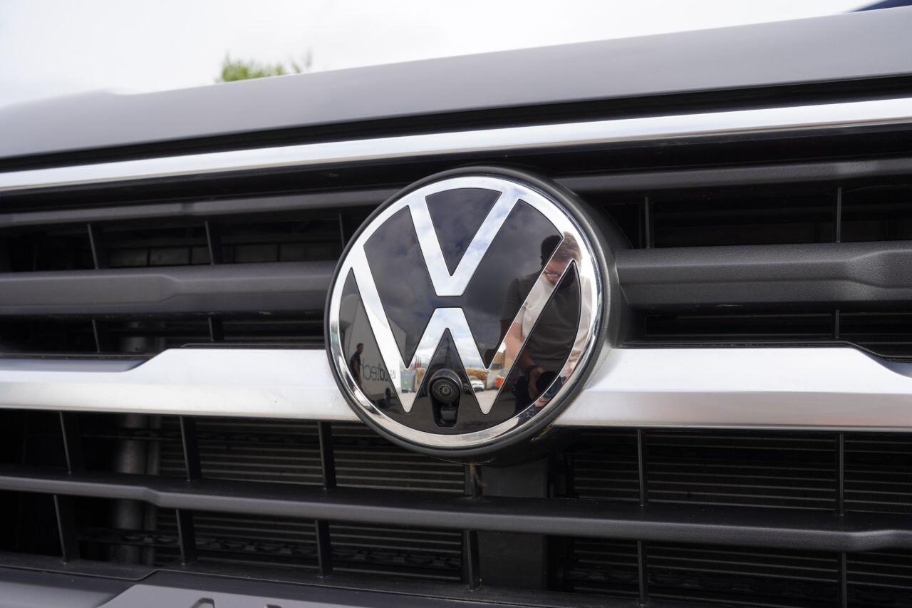 Volkswagen Amarok view 17
