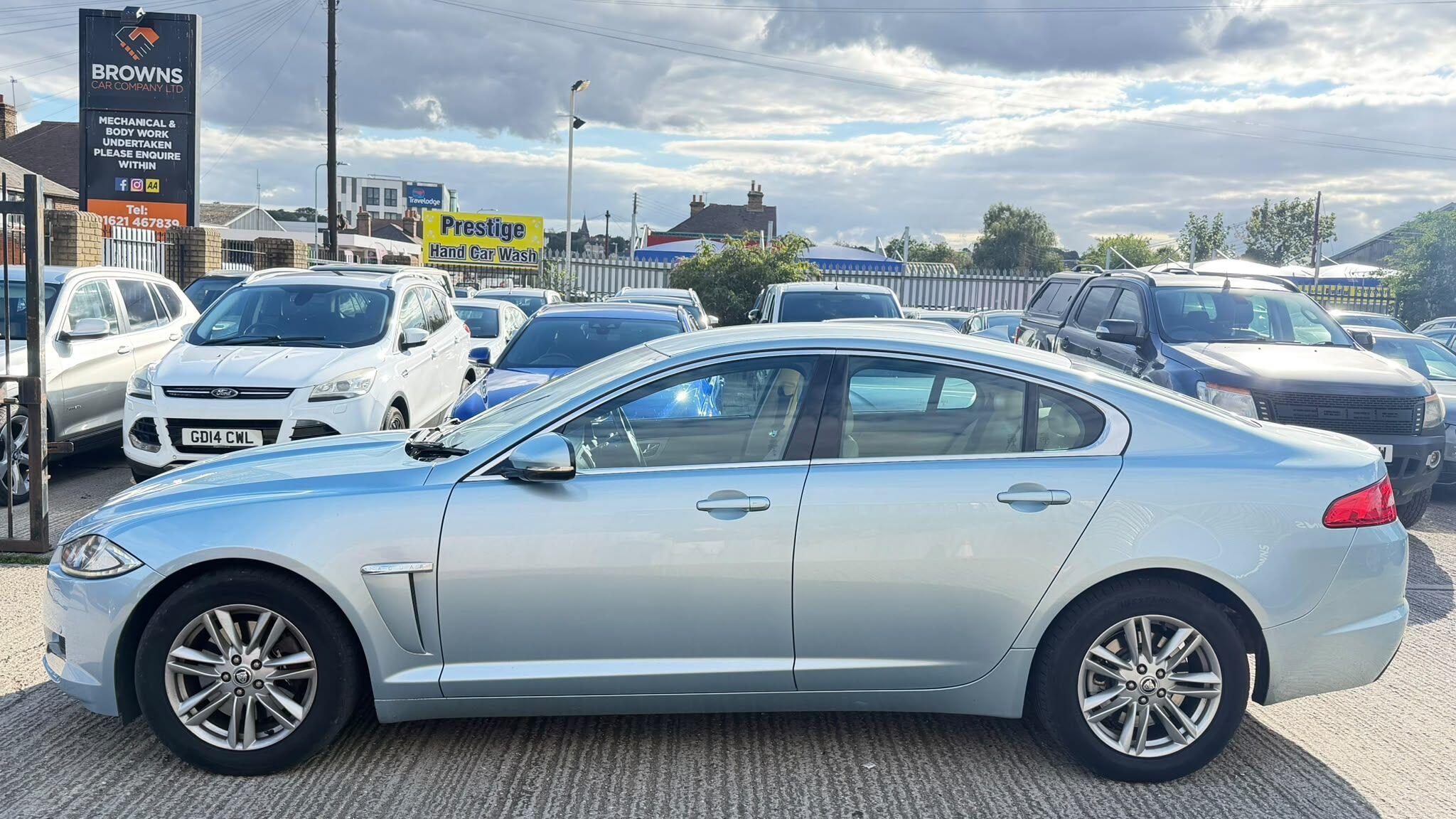 Jaguar XF view 6