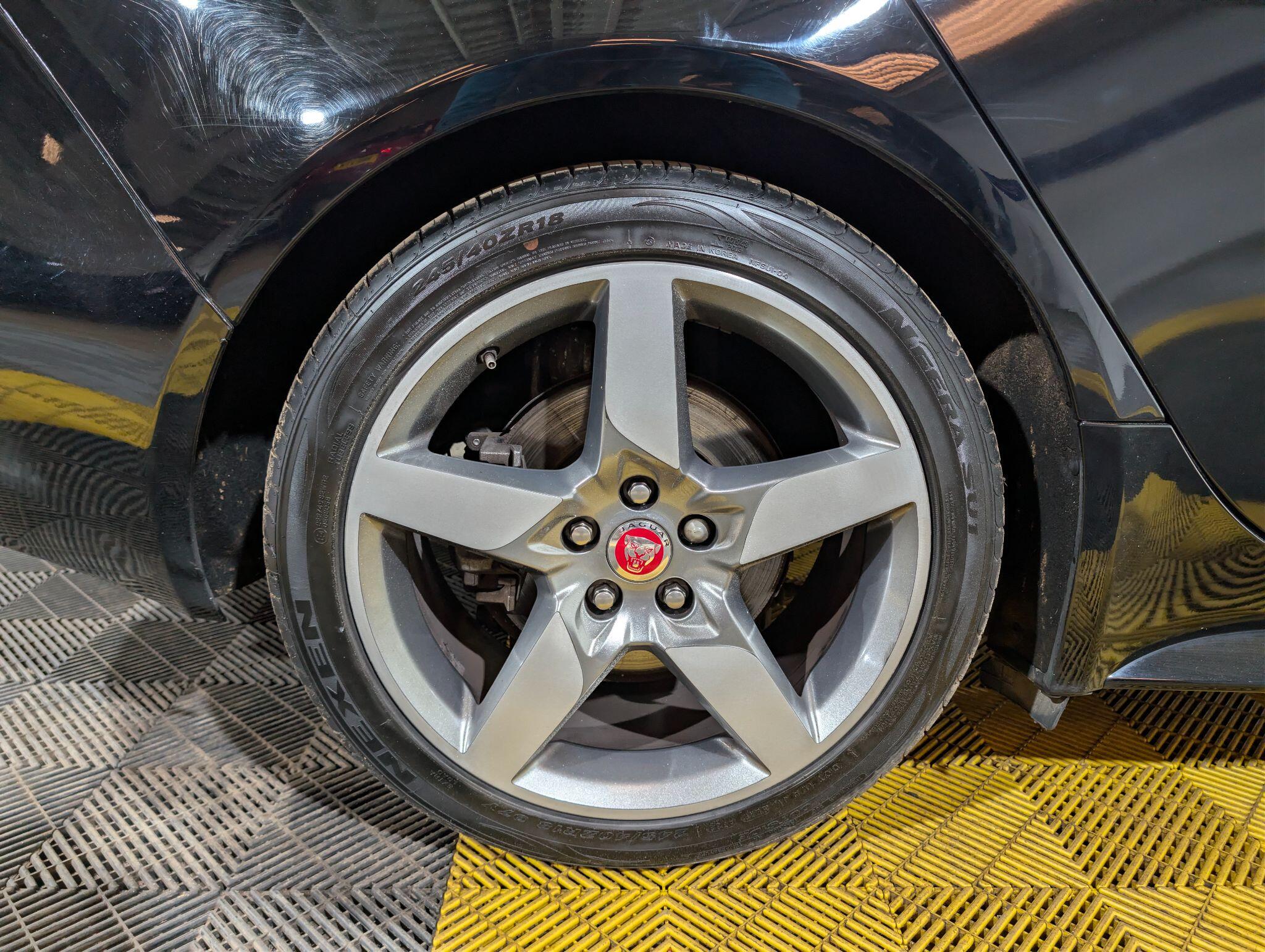 Jaguar Xe view 73