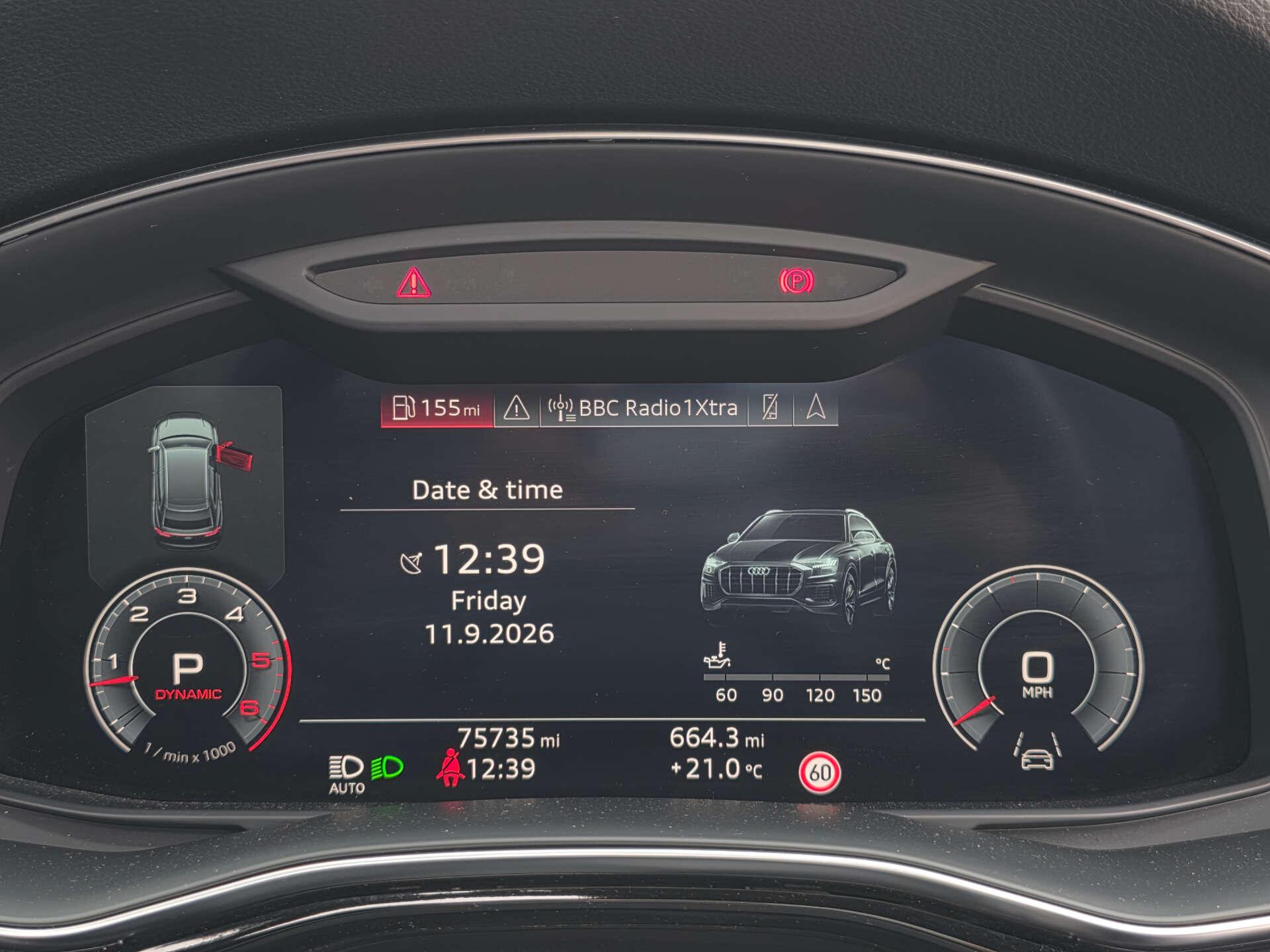 Audi Q8 view 29