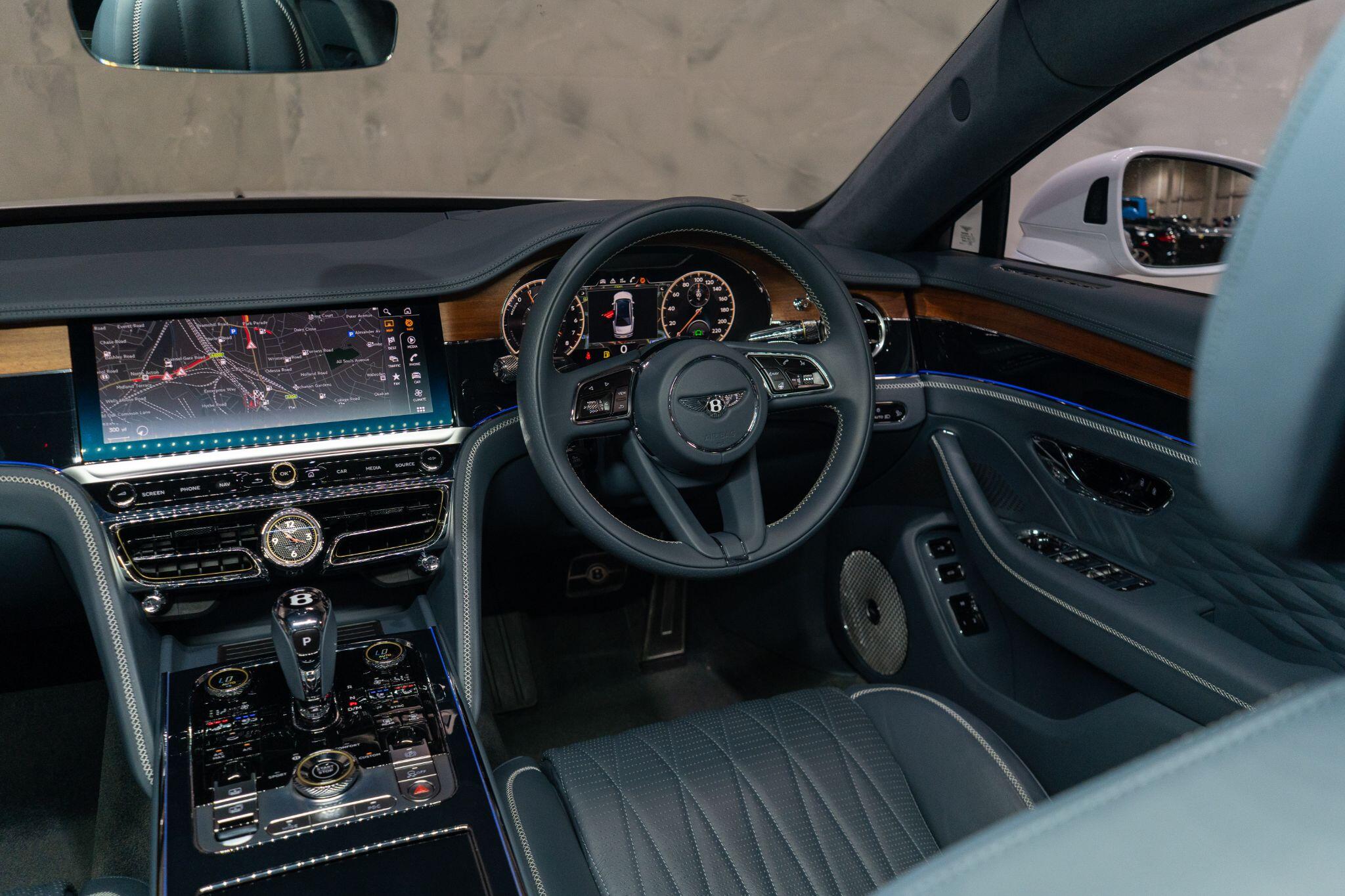 Bentley Flying Spur view 13