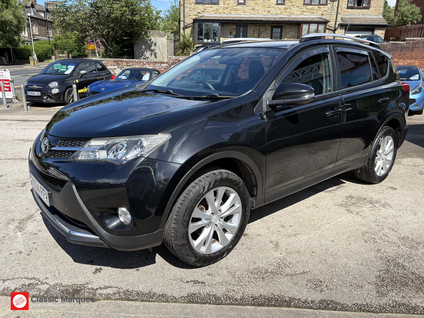 Toyota Rav4 view 4