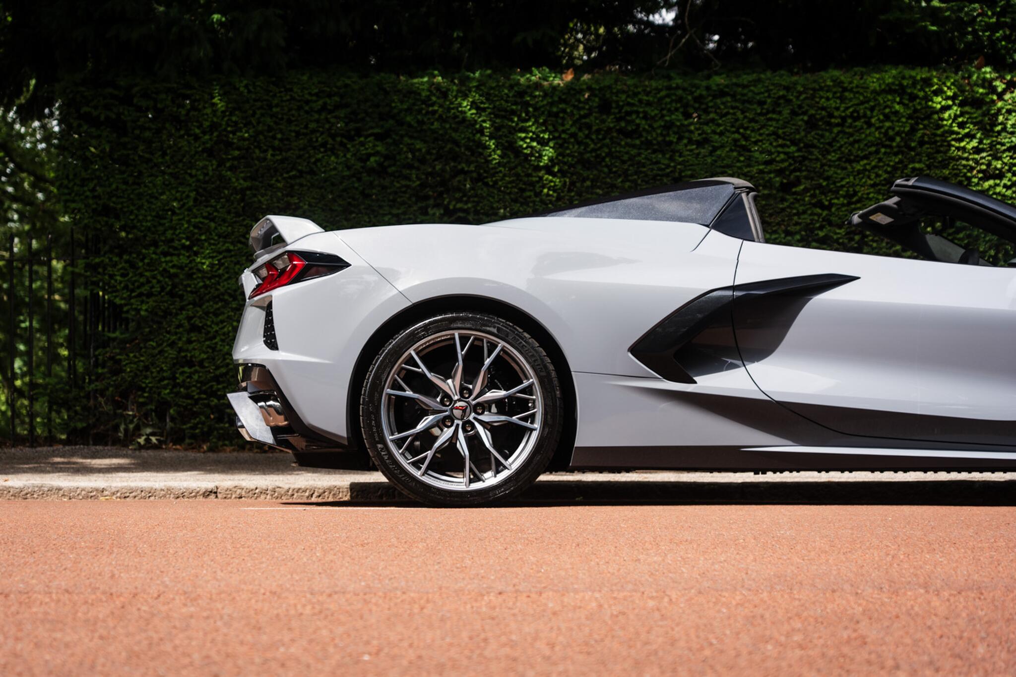 Chevrolet Corvette Stingray view 6