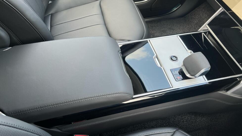 Land Rover Range Rover view 26