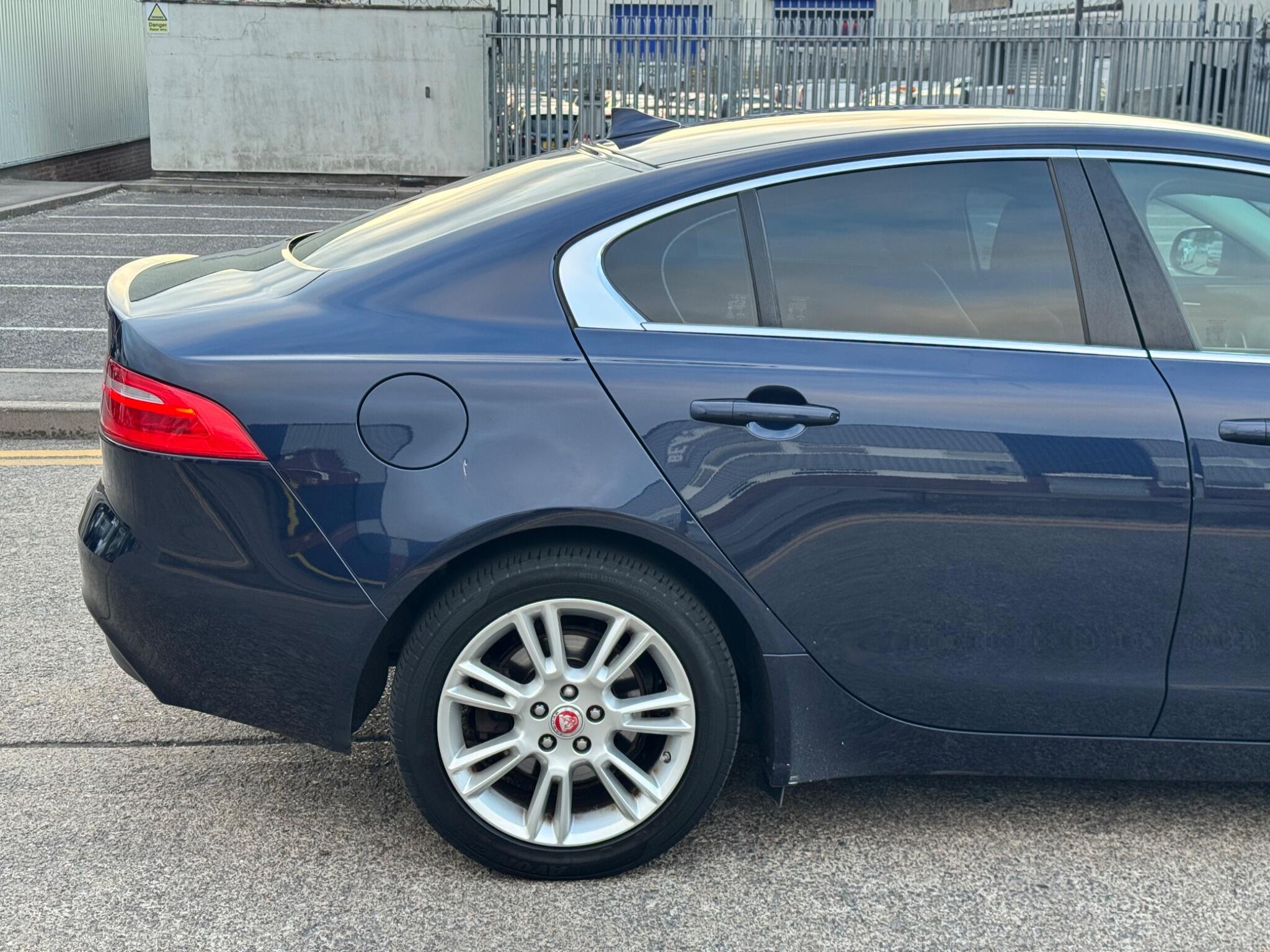 Jaguar Xe view 37