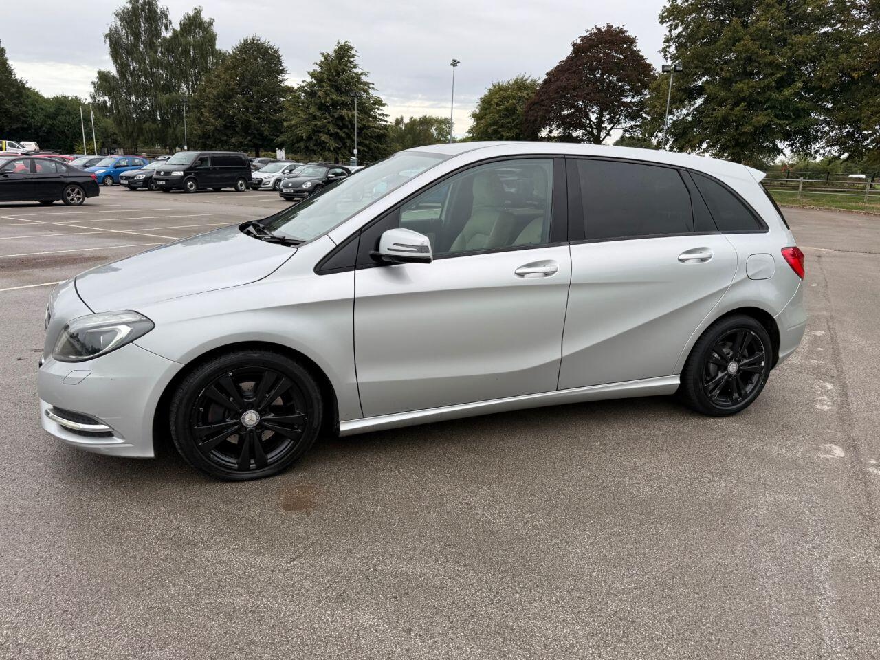 Mercedes-Benz B Class view 2