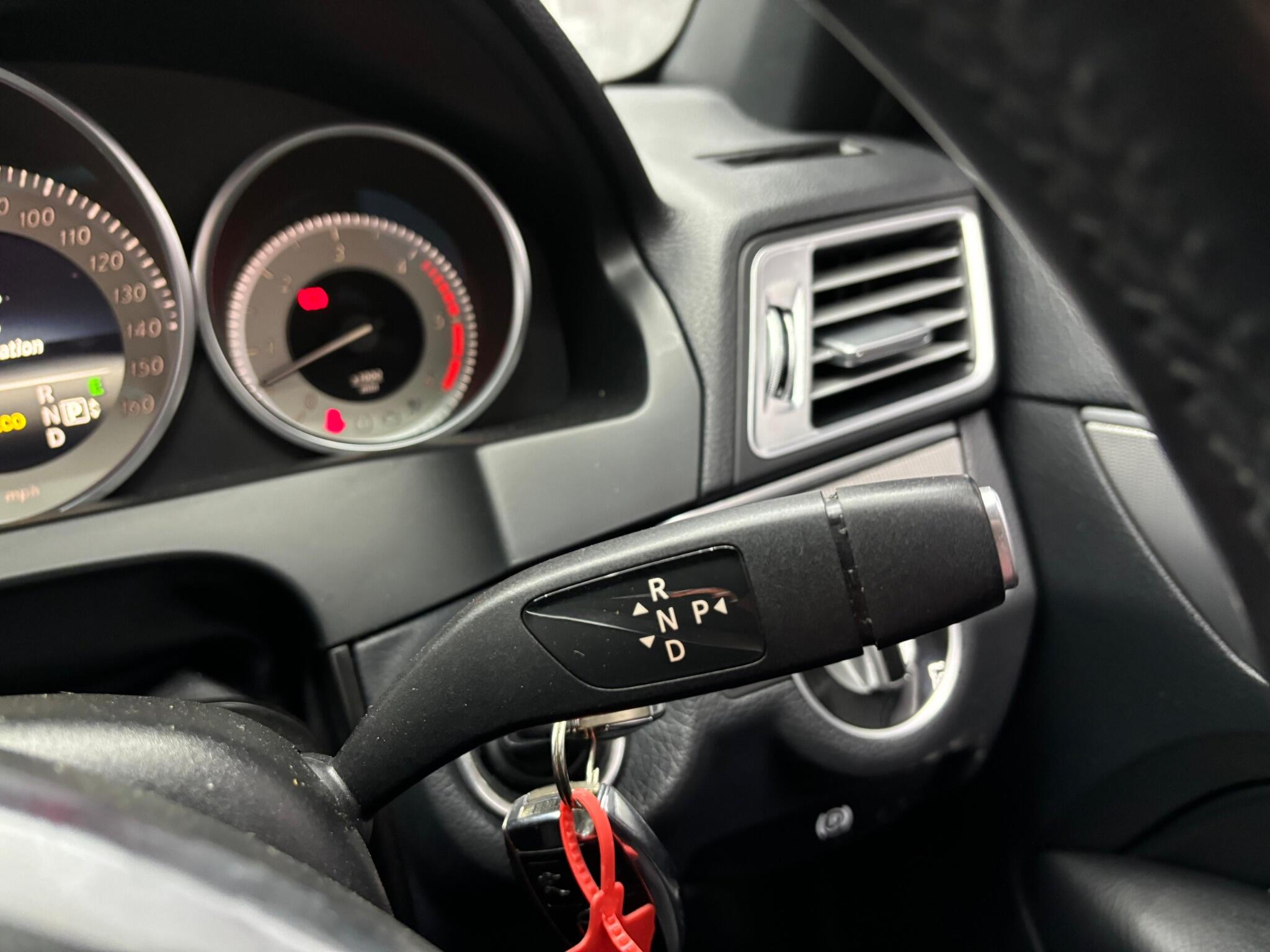 Mercedes-Benz E Class view 29