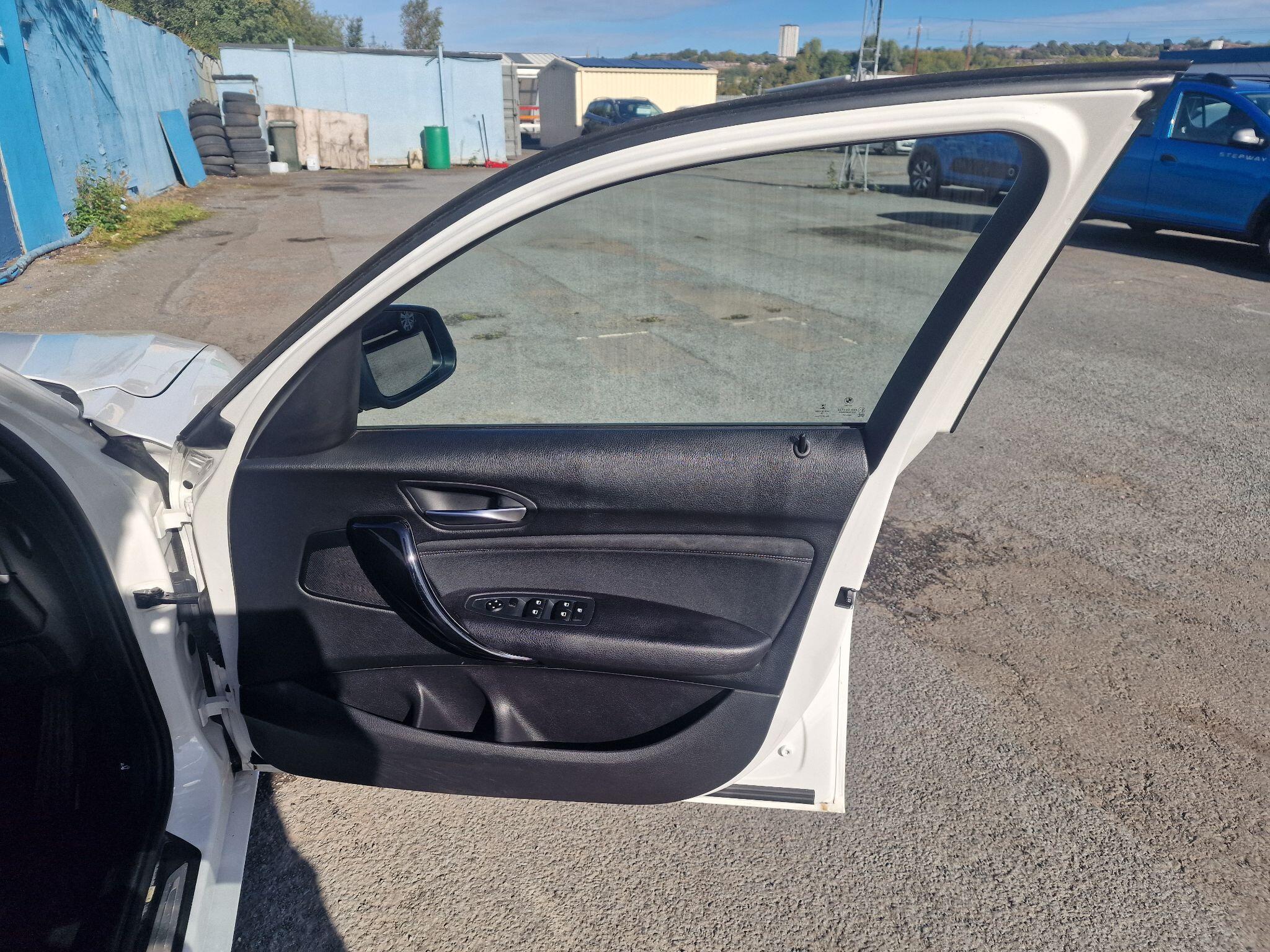 BMW 1 Series view 38