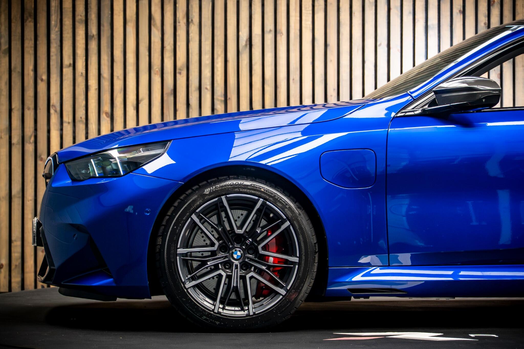 BMW M5 view 9