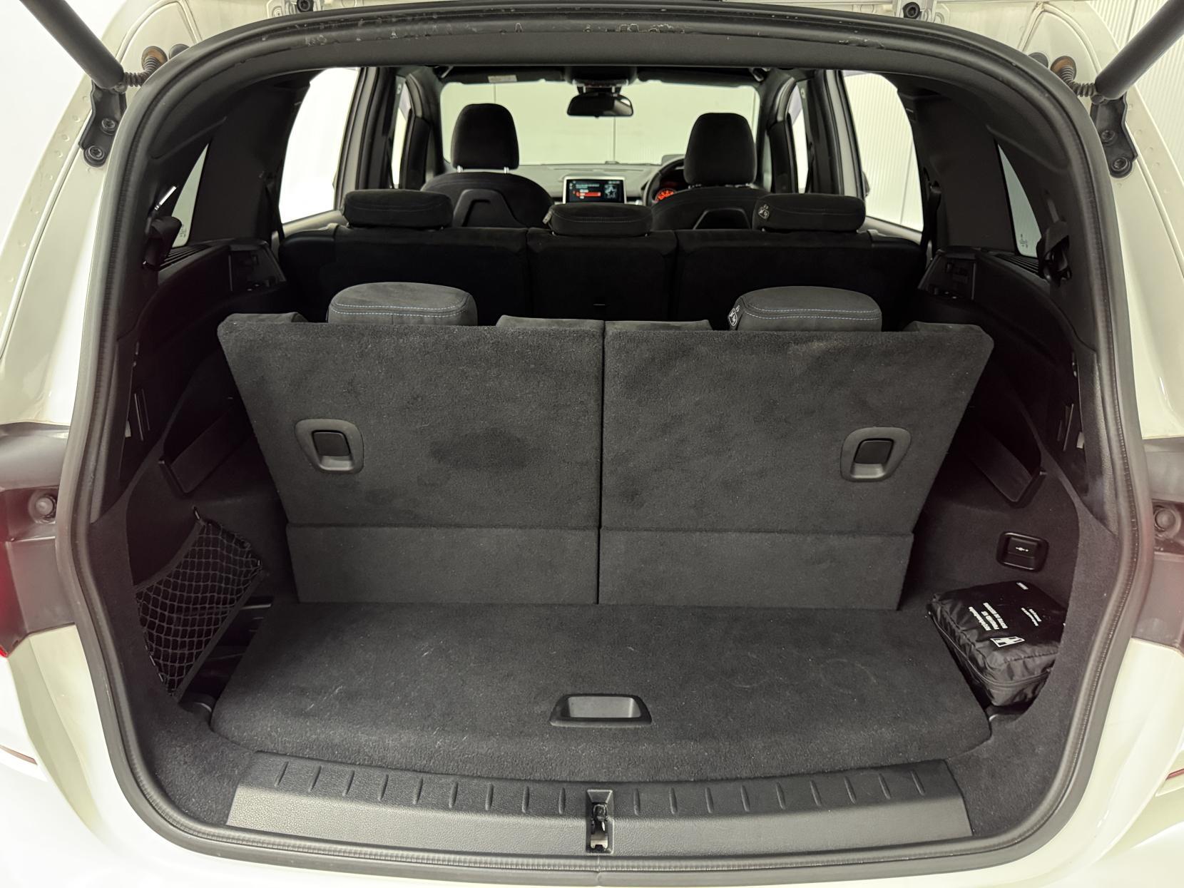 BMW 2 Series view 51