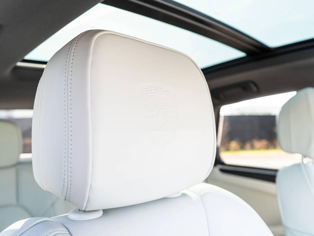 Porsche Macan view 51