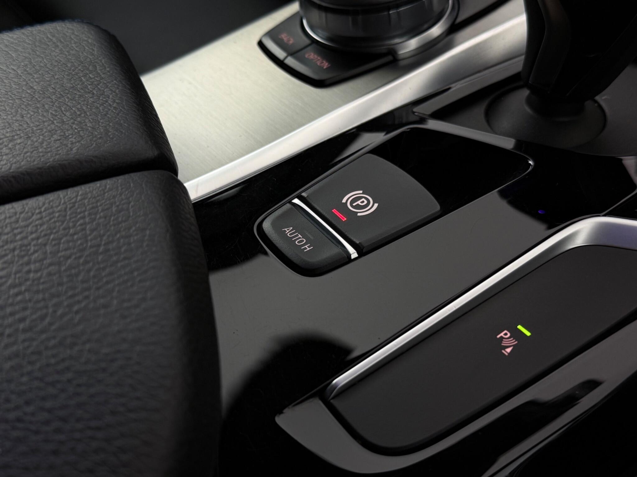 BMW 5 Series view 31