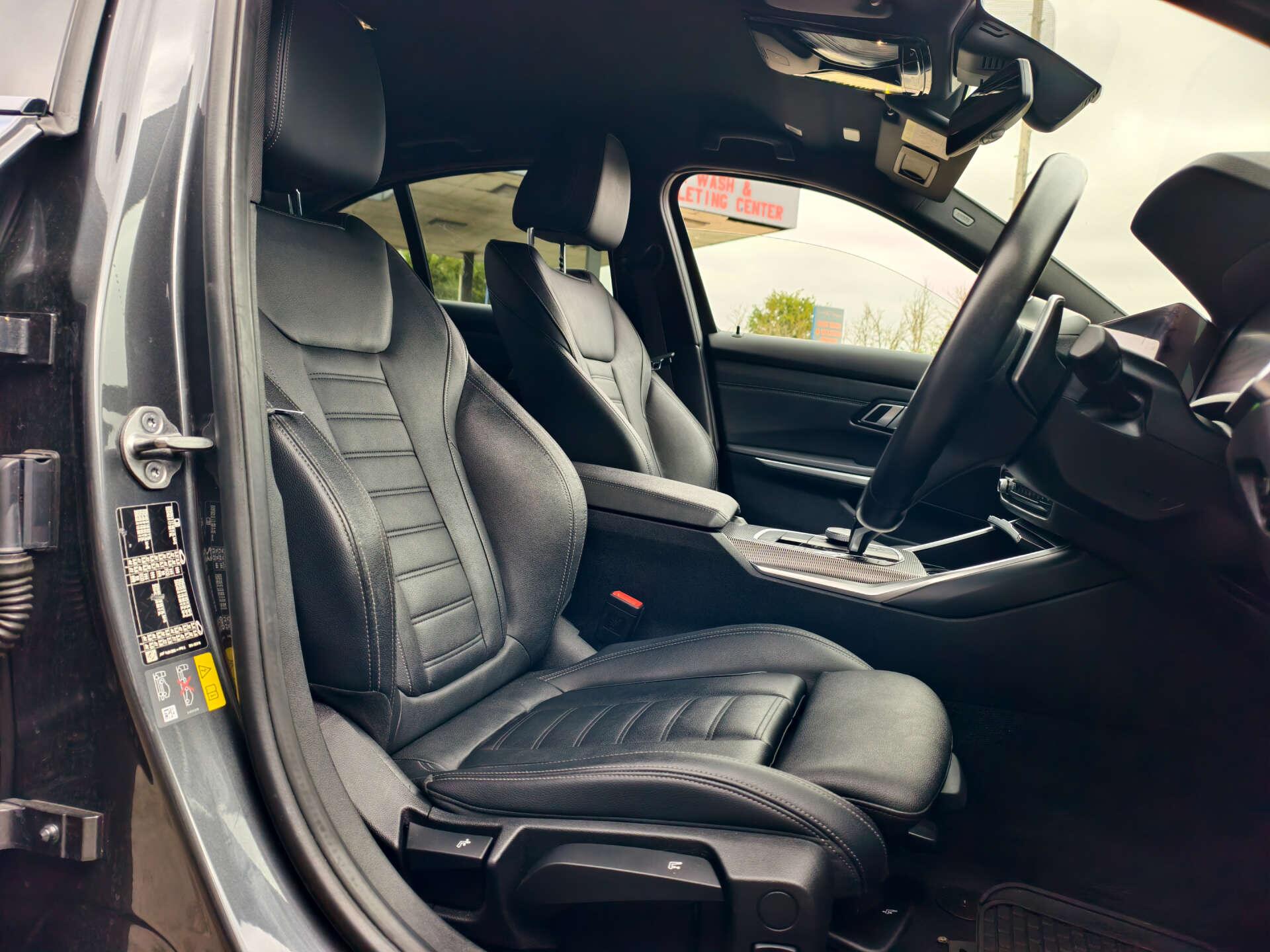 BMW 3 Series view 13