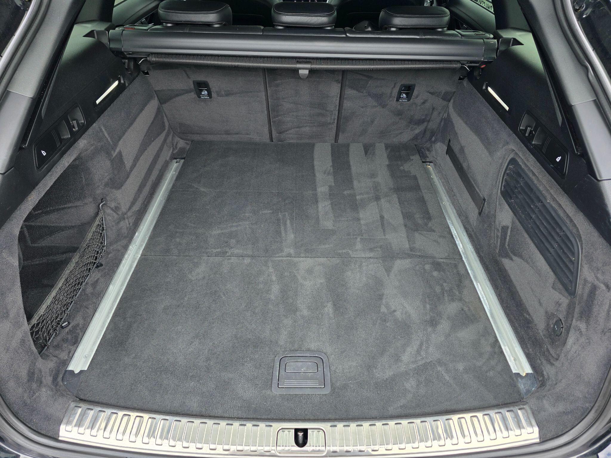 Audi A6 Avant view 16
