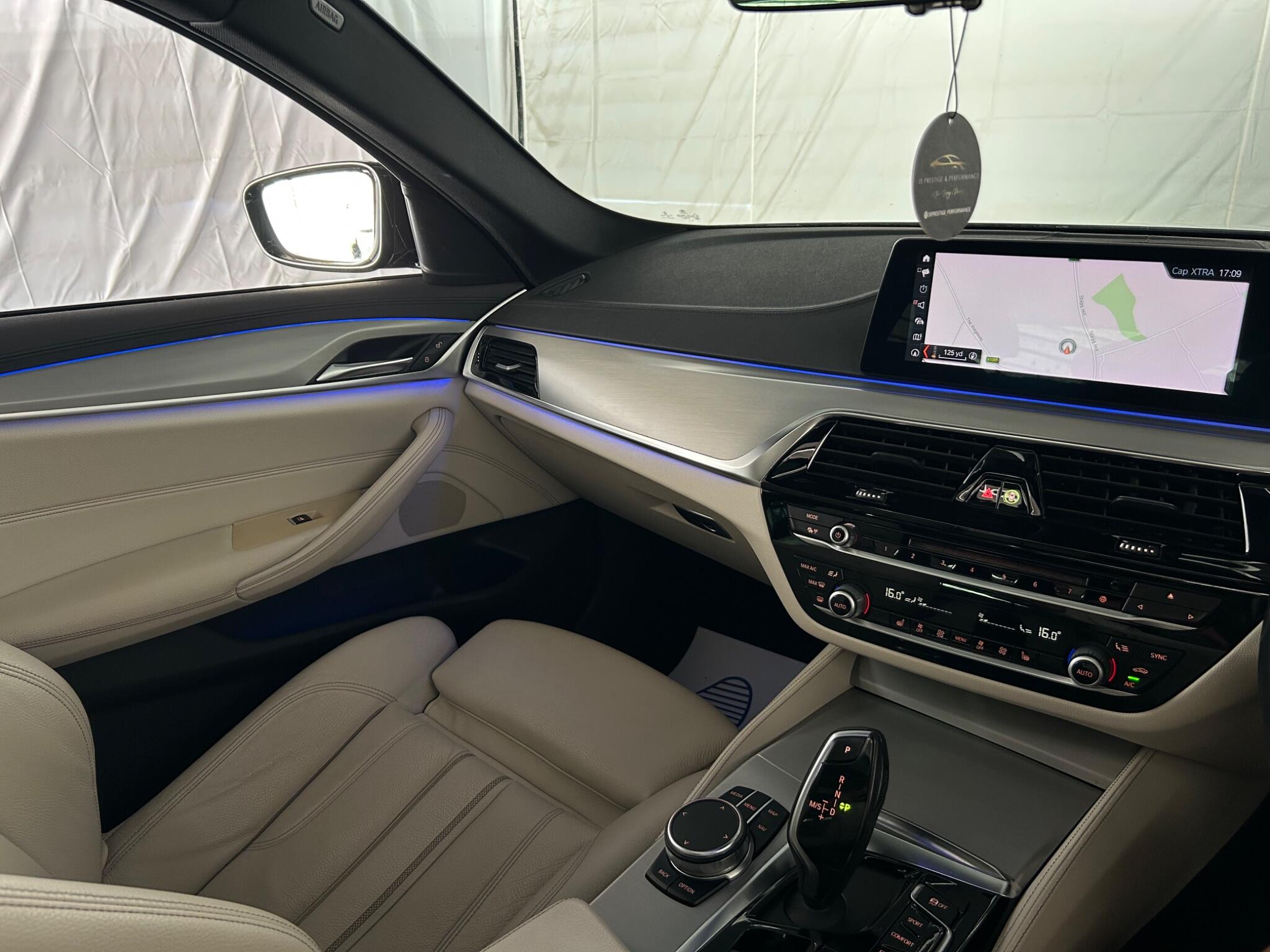 BMW 5 Series view 16