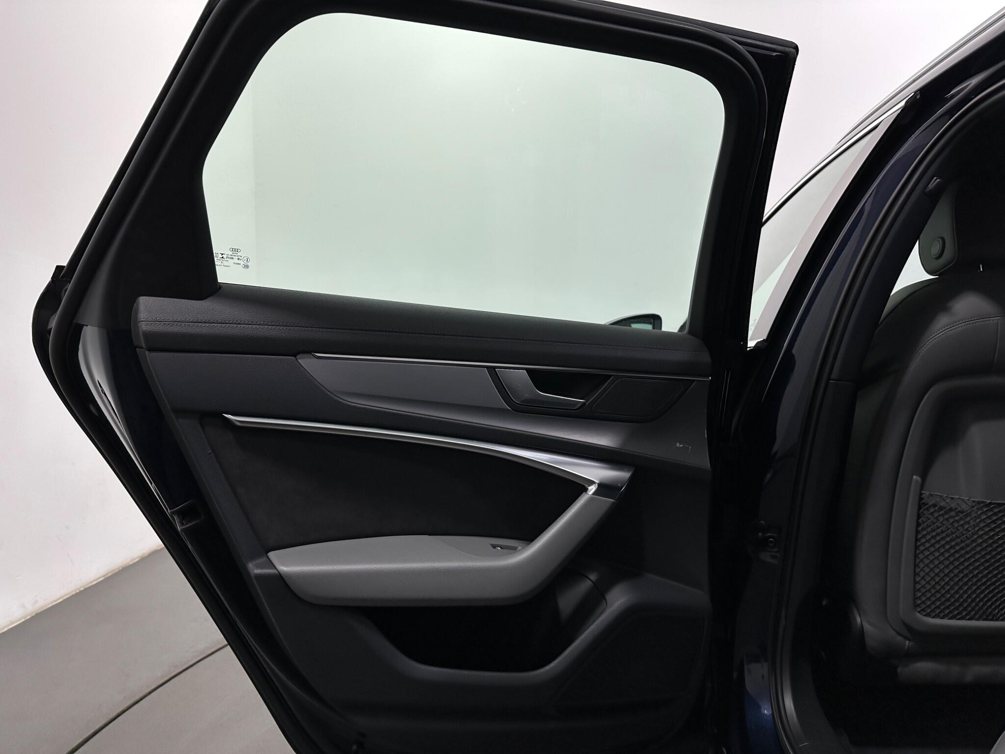 Audi A6 view 42