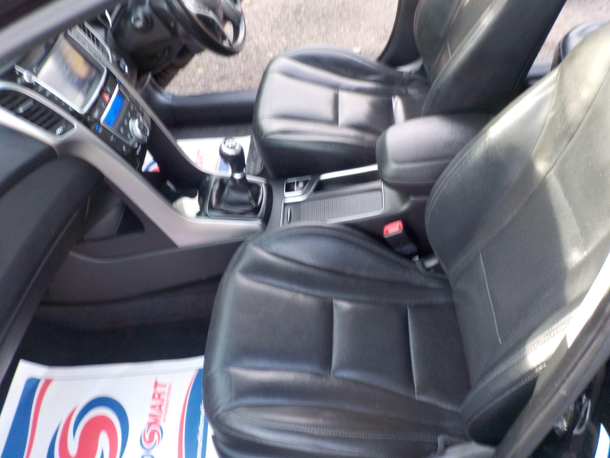 Hyundai i30 1.6 CRDi Blue Drive Premium Euro 6 (s/s) 5dr