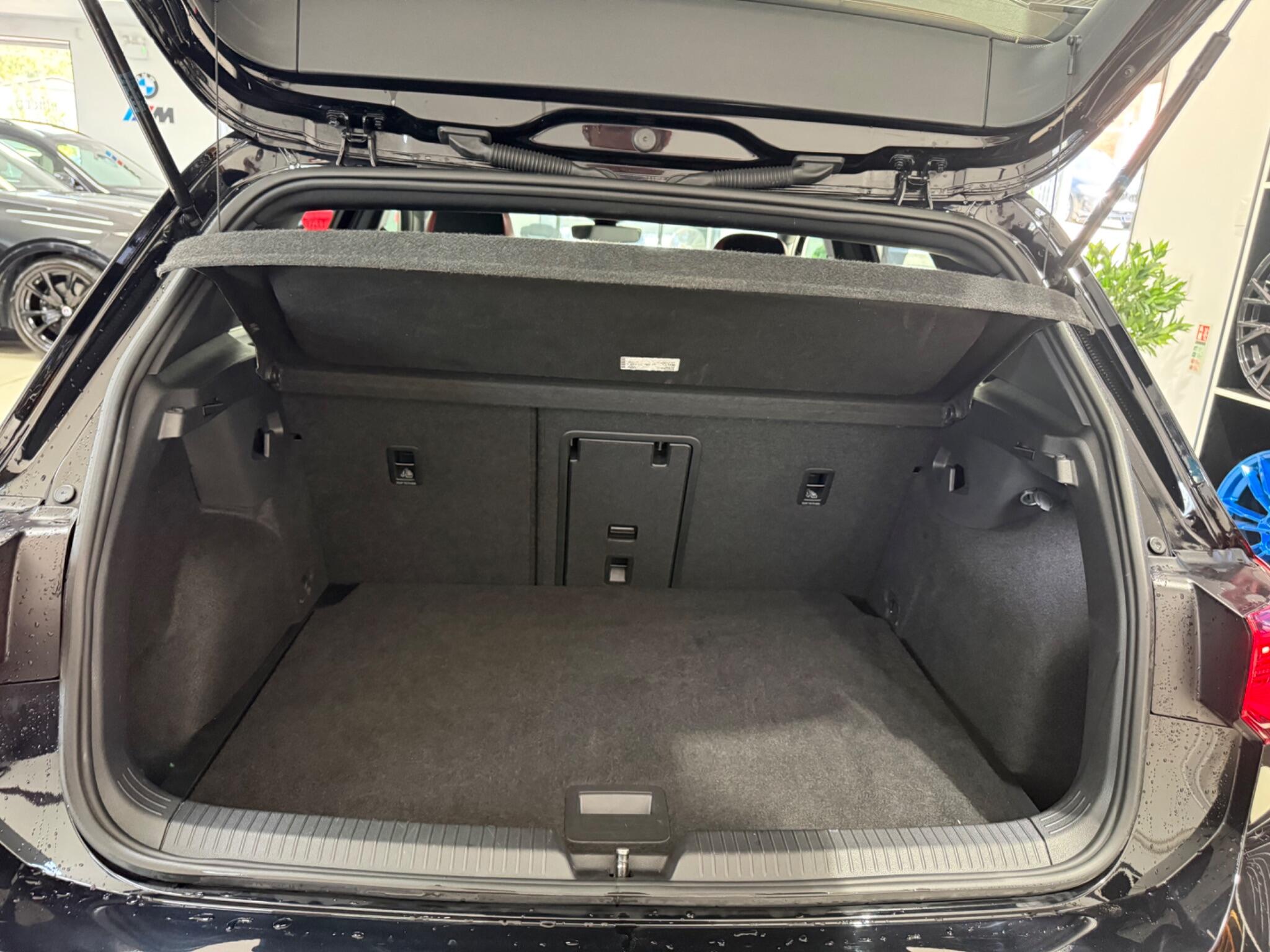 Volkswagen Golf view 56