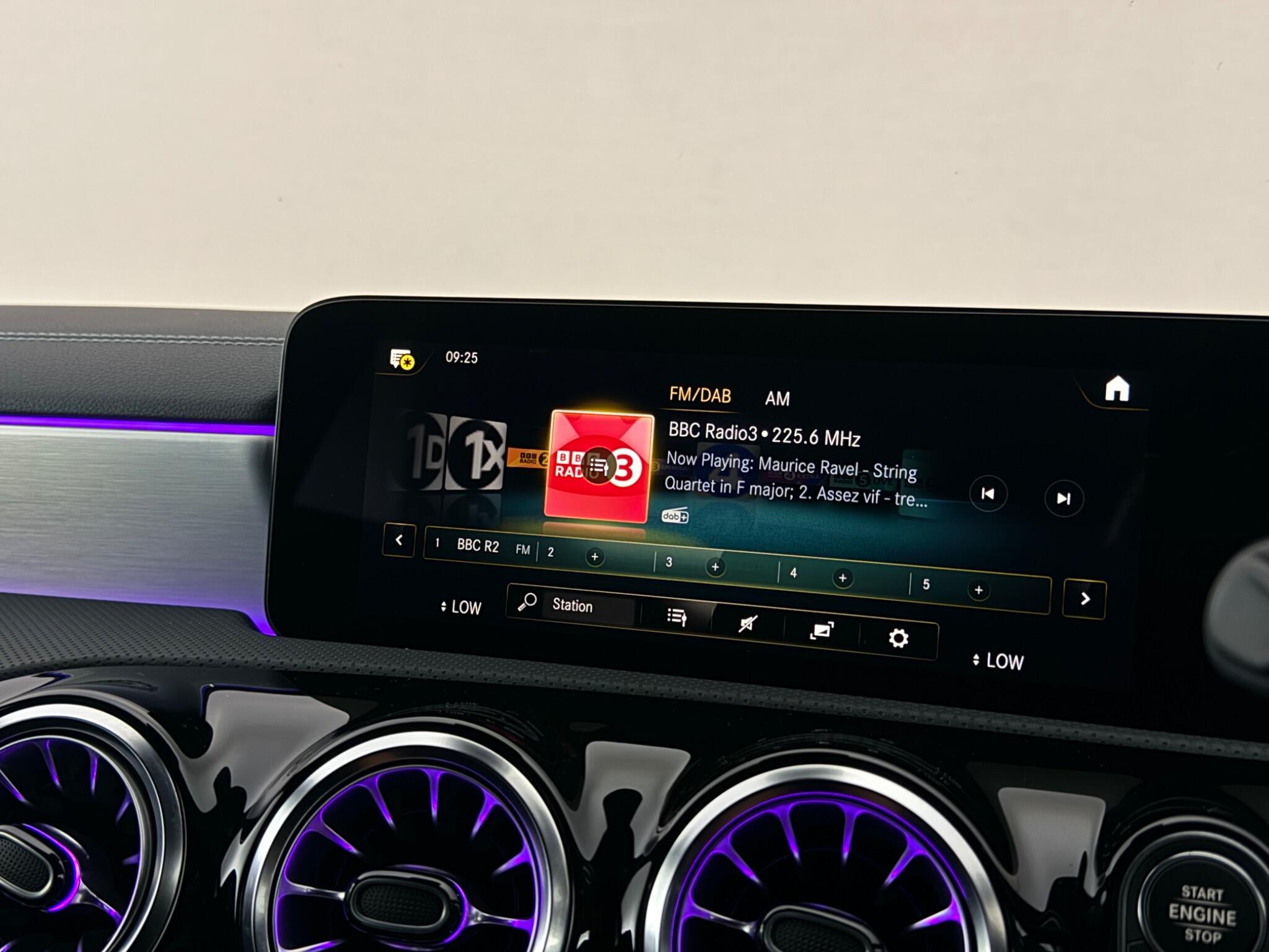 Mercedes-Benz Cla view 26