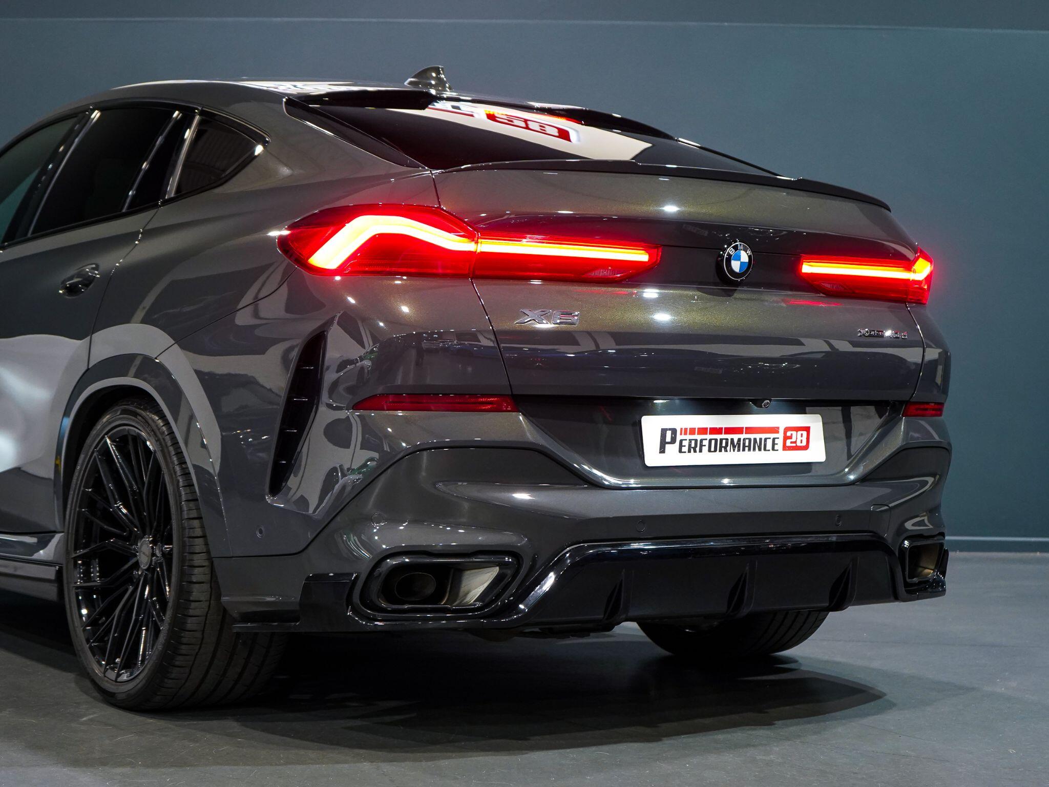BMW X6 view 3
