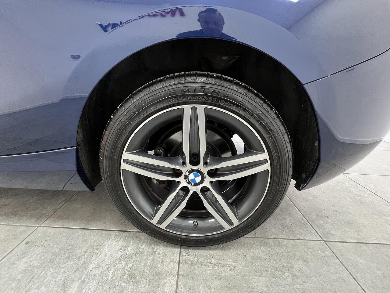 BMW 1 Series view 19