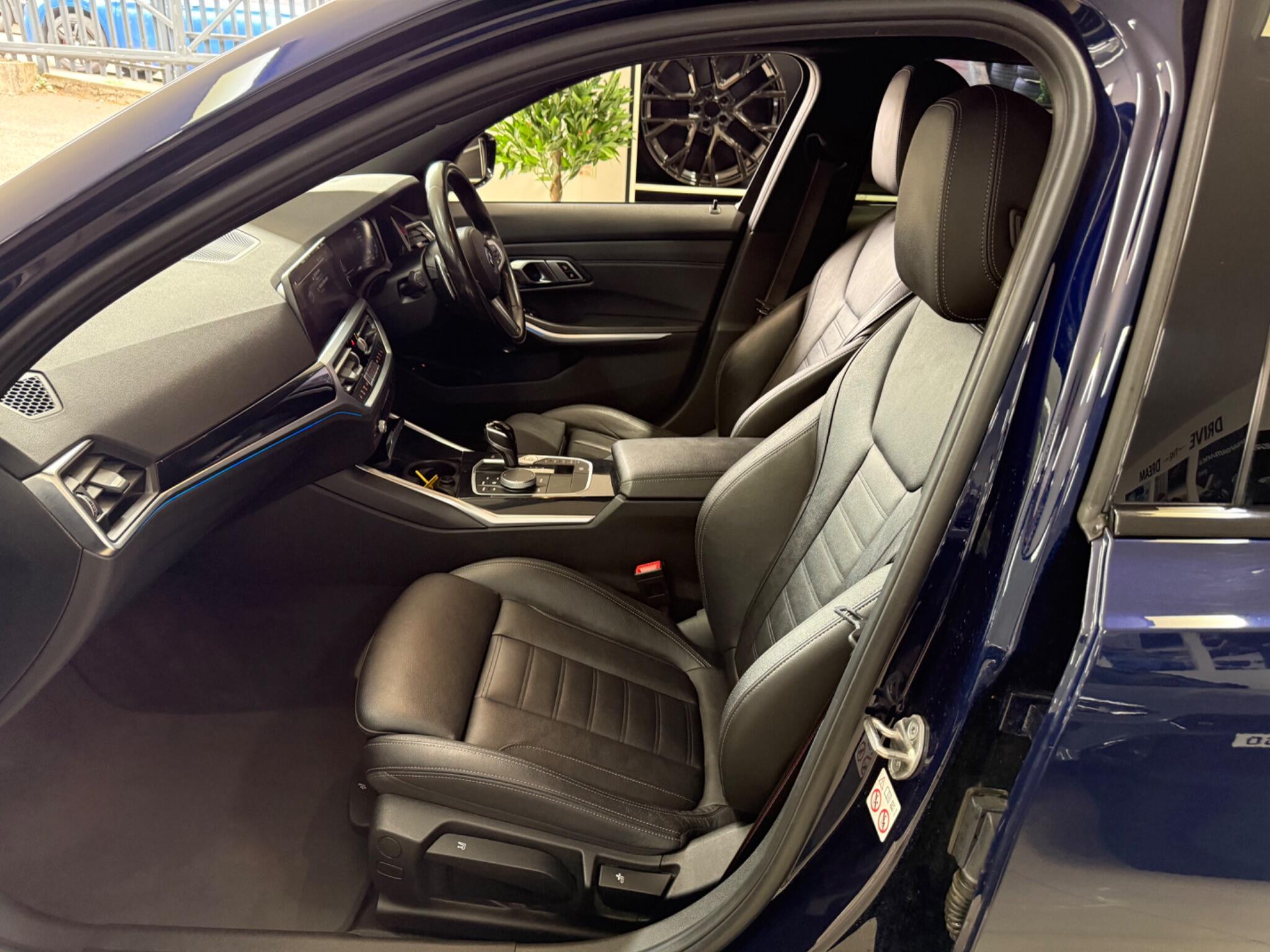 BMW 3 Series view 41