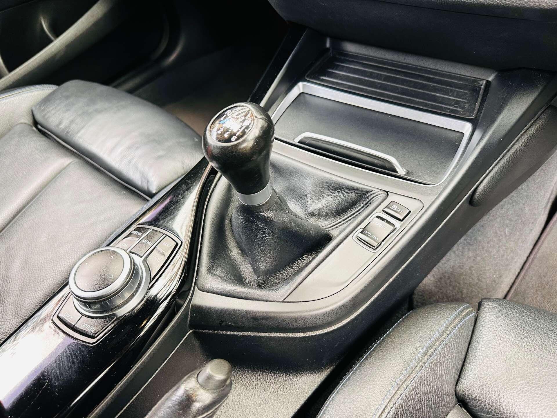 BMW 1 Series view 14