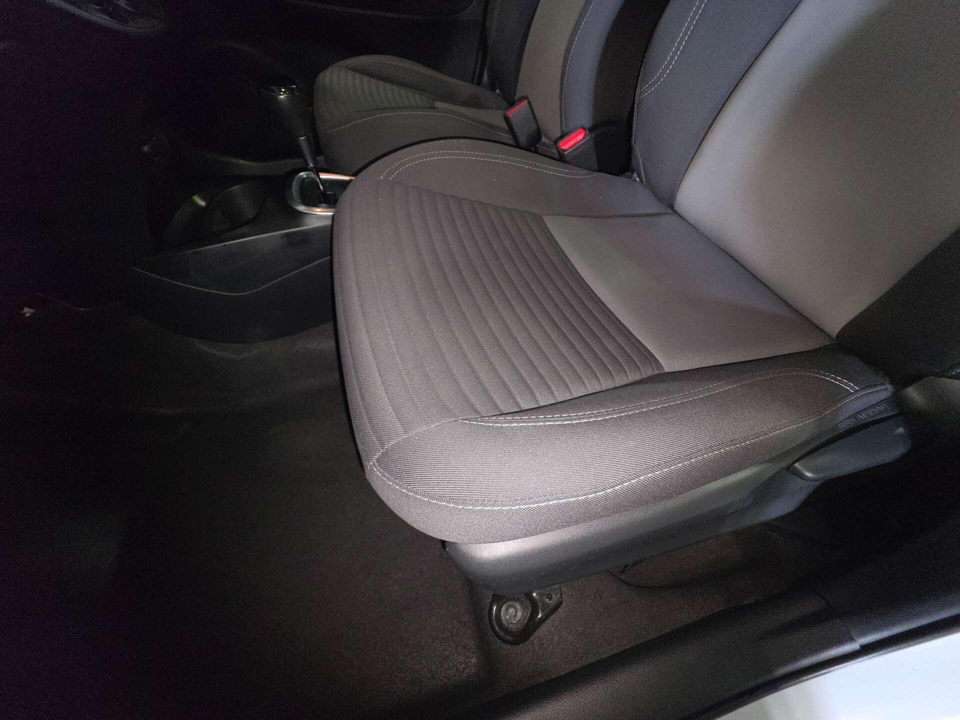 Toyota Yaris view 50