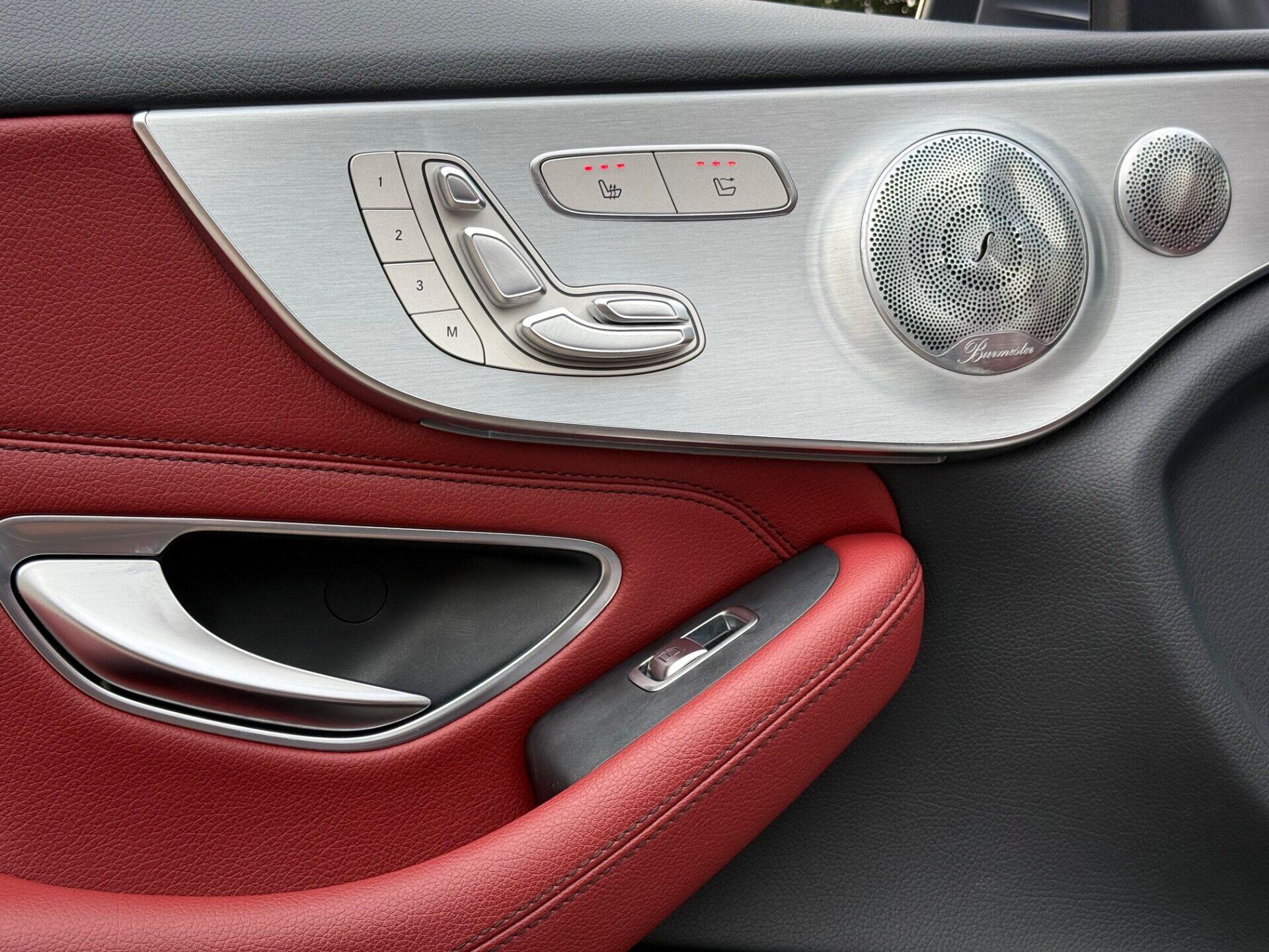 Mercedes-Benz C-Class view 36
