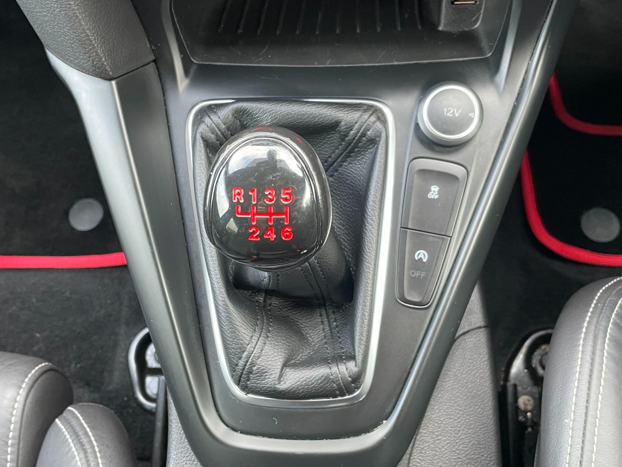 Ford Focus view 31
