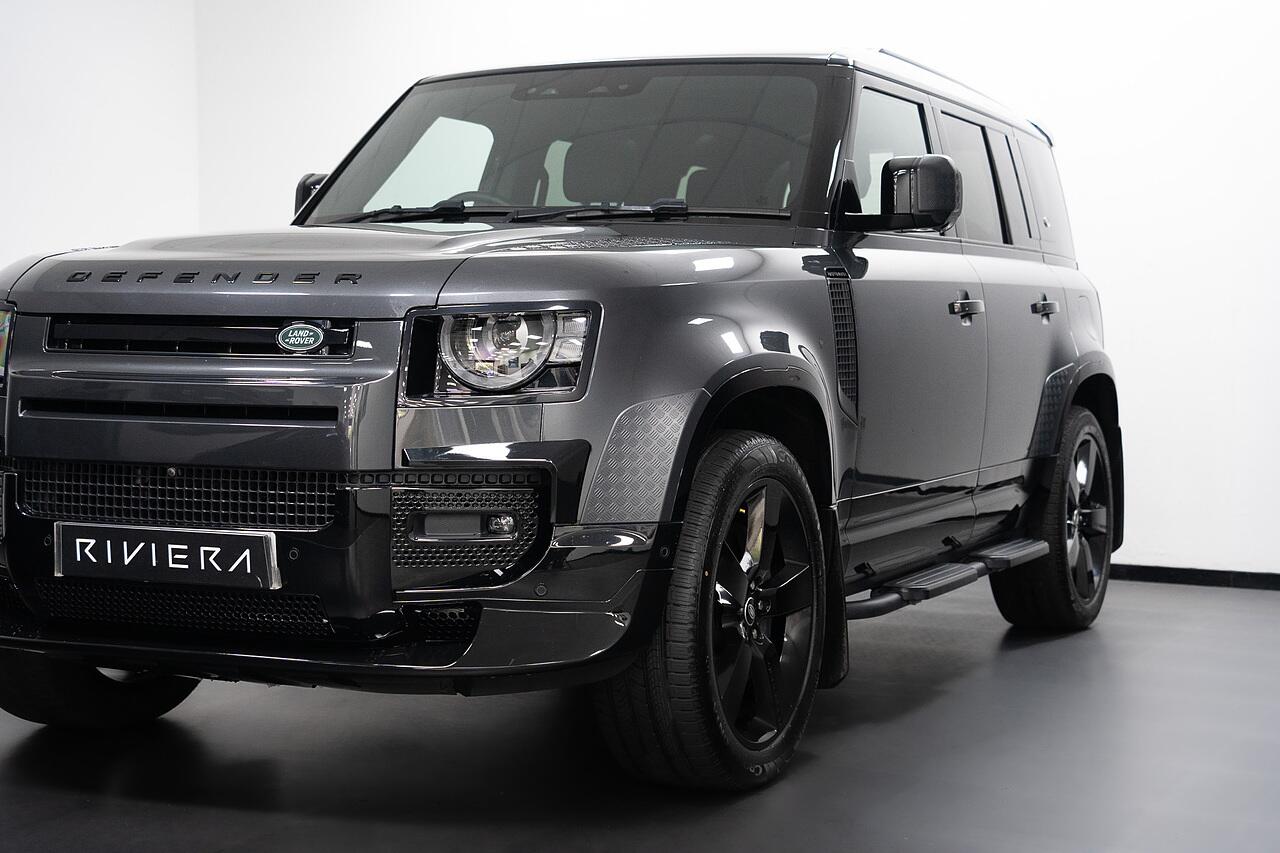 Land Rover Defender view 36